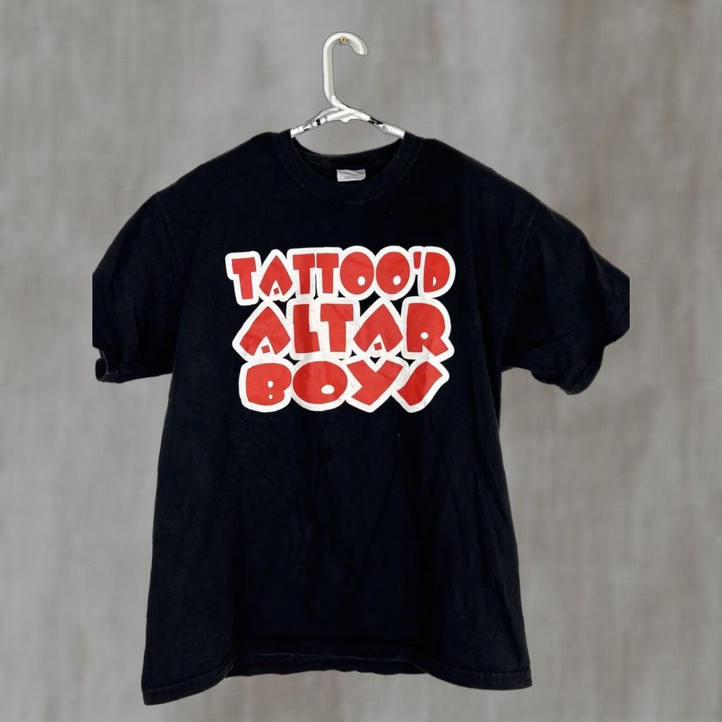 Hanes Mens Large Tattoo’s Altar Boys Short Sleeve T Shirt Black Red Size US L / EU 52-54 / 3 - 1 Thumbnail