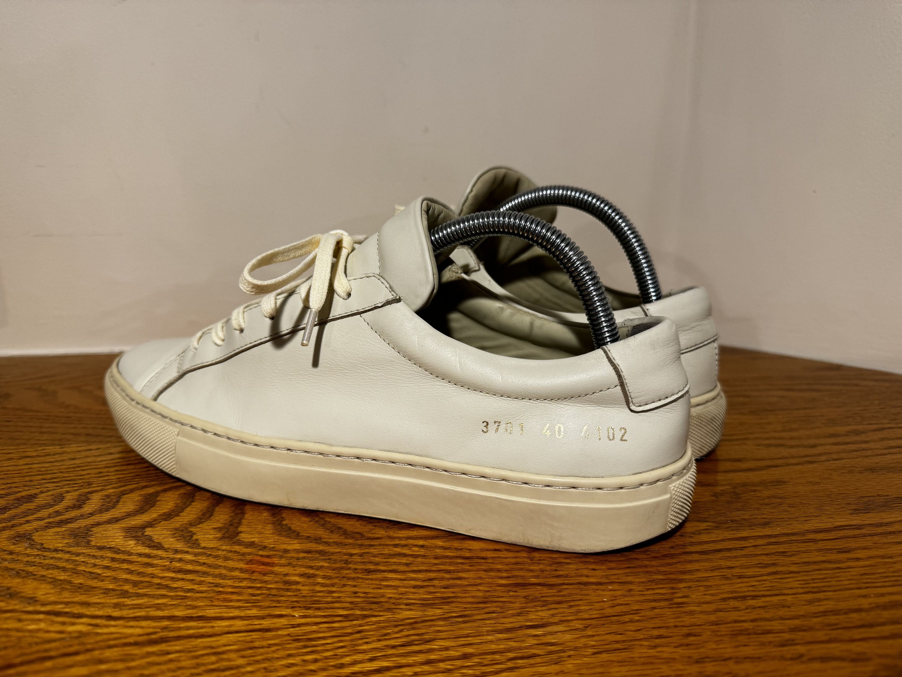 Common Projects Leather Achilles Low Size US 7 / EU 40 - 2 Thumbnail