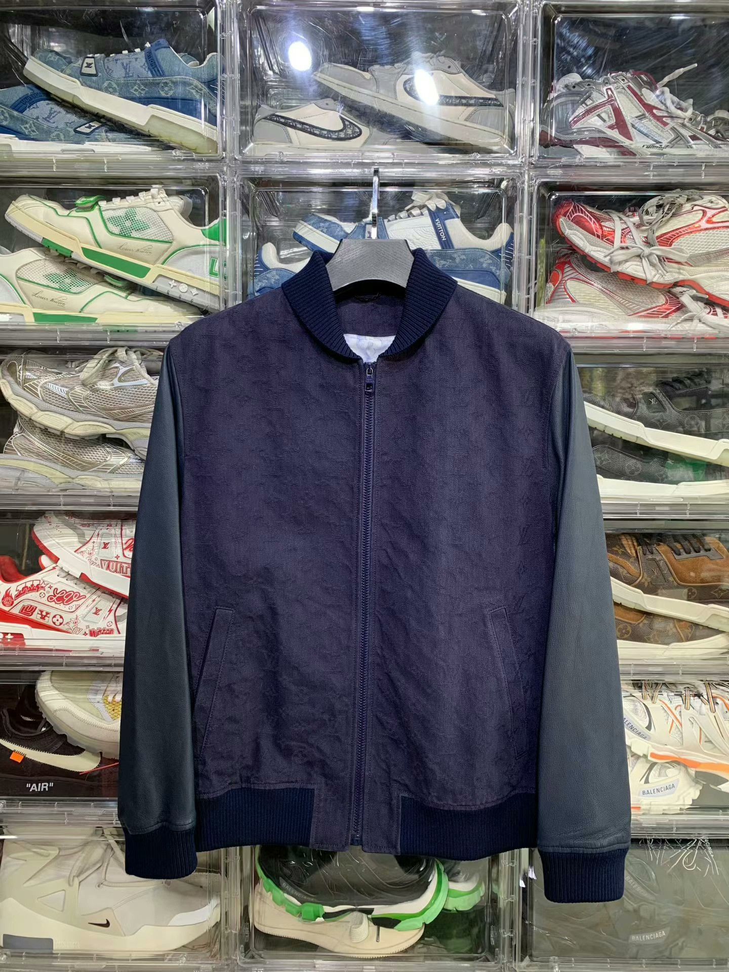Louis Vuitton lv blue printed bomber jacket size 50 Size US L / EU 52-54 / 3 - 1 Thumbnail