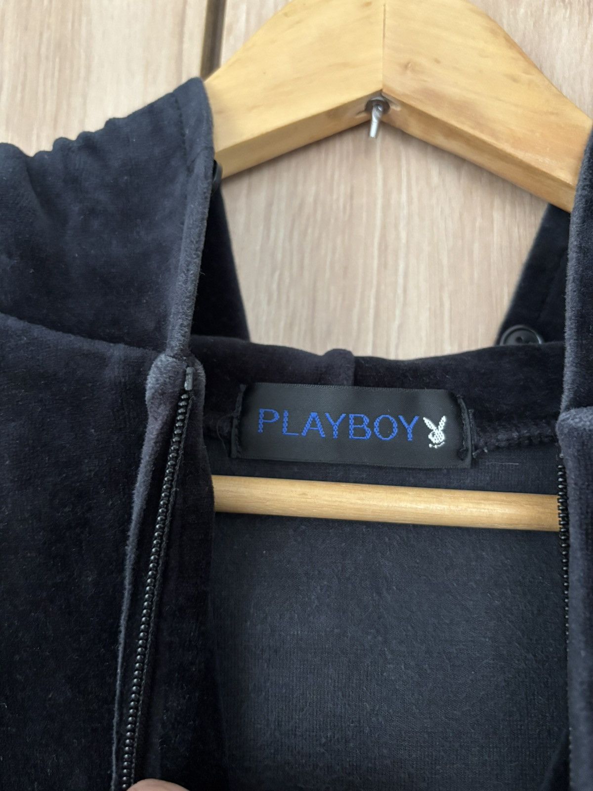Playboy VINTAGE VELOUR PLAYBOY ZIP HOODIE Y2K STYLE Size S / US 4 / IT 40 - 4 Thumbnail