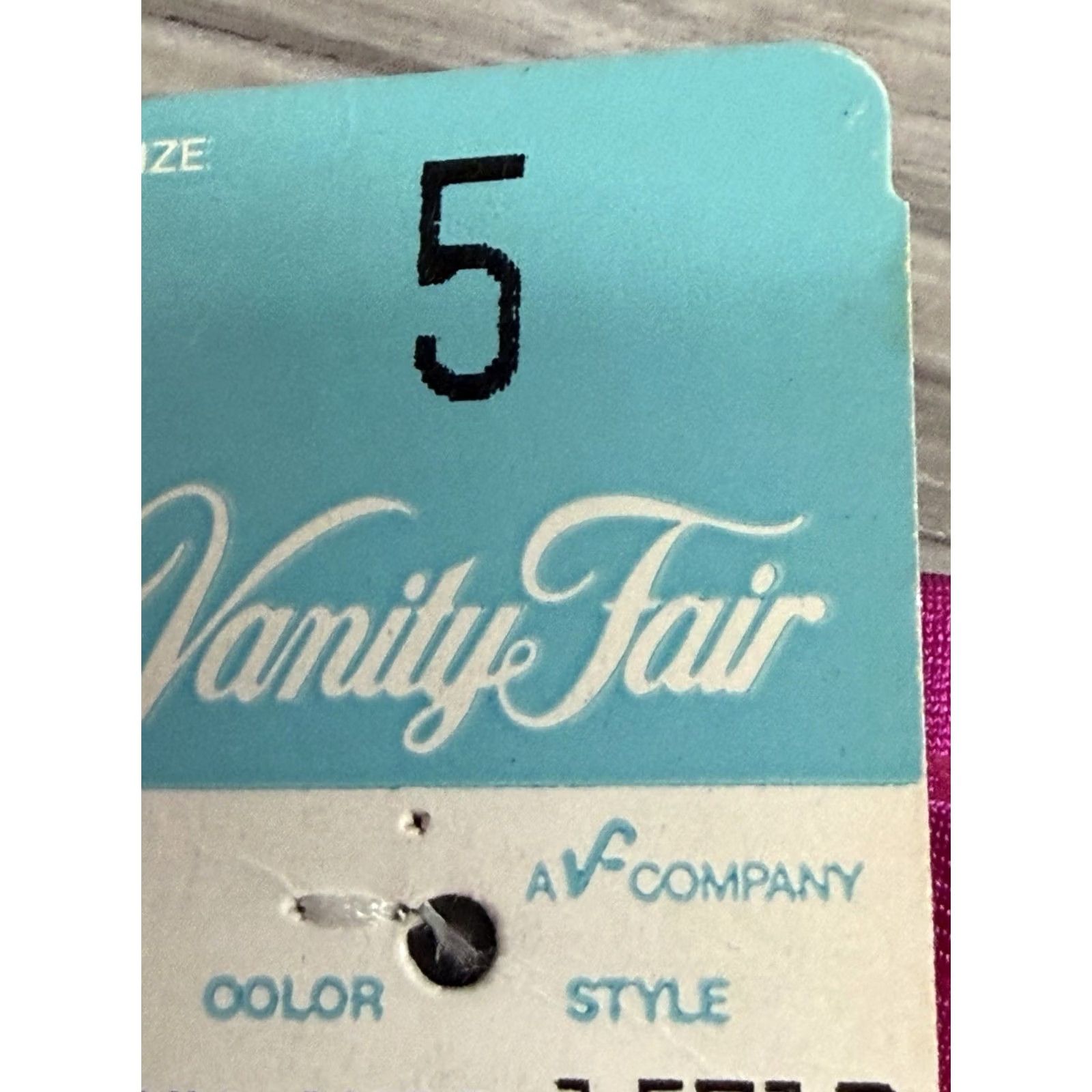 Vintage Vintage Vanity Fair Satin Womens Size 5 Panties Hot Pink Nylon Briefs NWT 90s Size 27" / US 4 / IT 40 - 4 Thumbnail