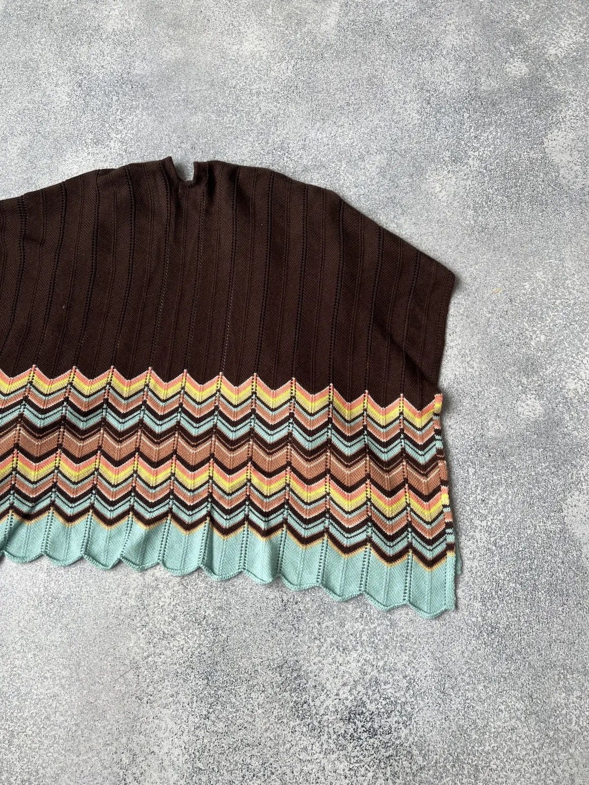 Designer × Missoni × Vintage Vintage women’s zig zag fringed Missoni poncho Size M / US 6-8 / IT 42-44 - 9 Thumbnail