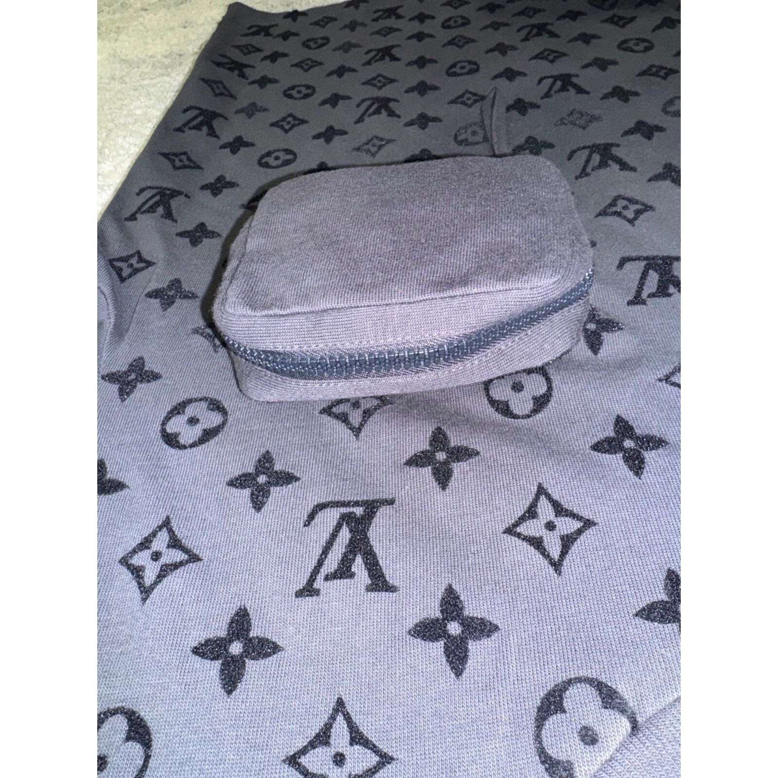 Louis Vuitton Louis Vuitton SS20 Velvet Monogram Black Logo Zip Pocket Size US M / EU 48-50 / 2 - 6 Thumbnail