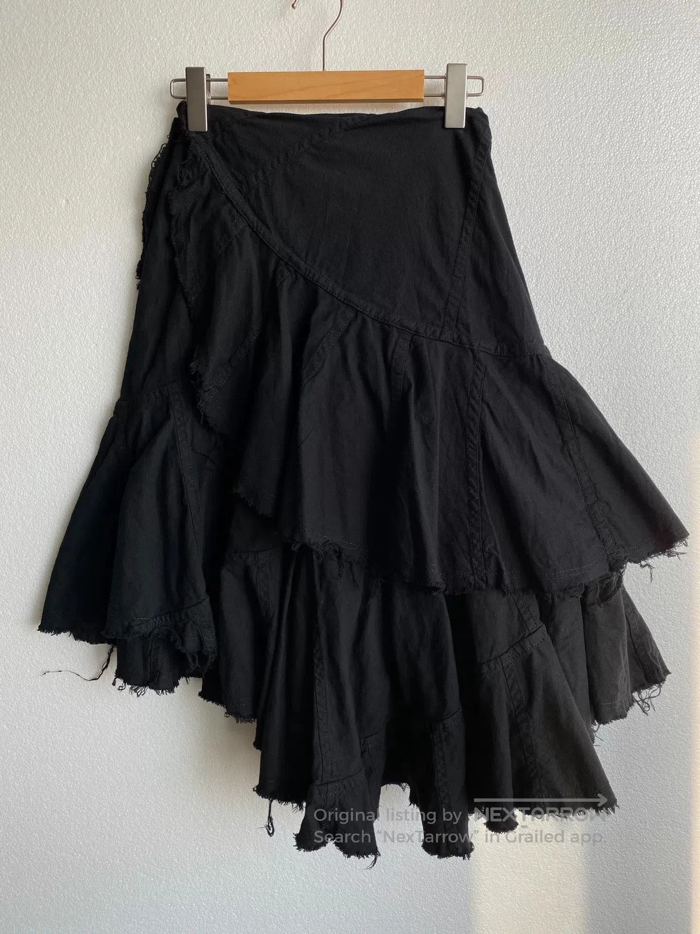 Junya Watanabe deconstructed asymmetrical black cake skirt. Size 28" / US 6 / IT 42 - 2 Thumbnail