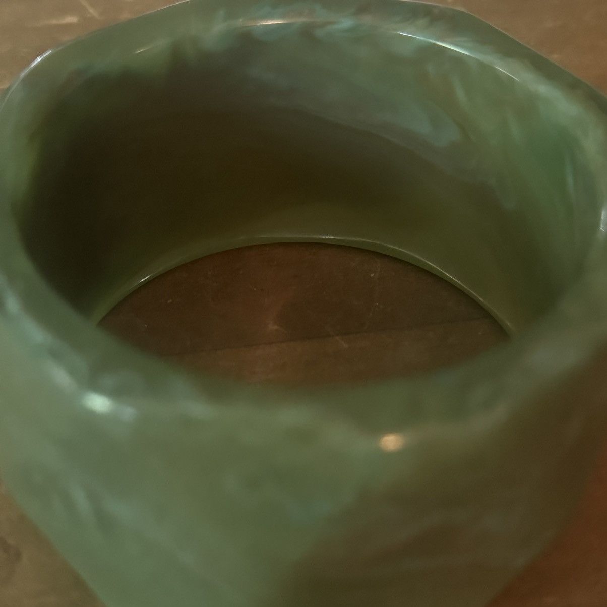 Vintage Vintage chunky faceted green marbled lucite bangle bracelet Size ONE SIZE - 4 Thumbnail