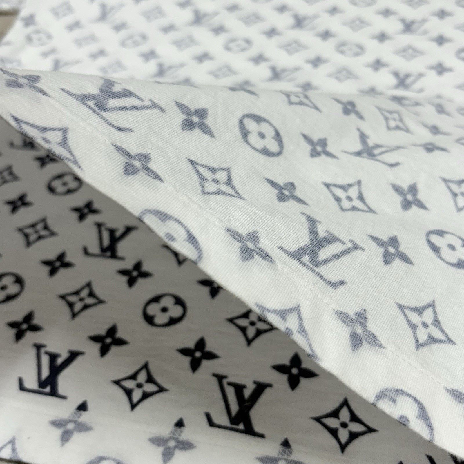 Louis Vuitton Louis Vuitton Chain Monogram Print ' White Blue ' VERY CLEAN Size US M / EU 48-50 / 2 - 4 Thumbnail