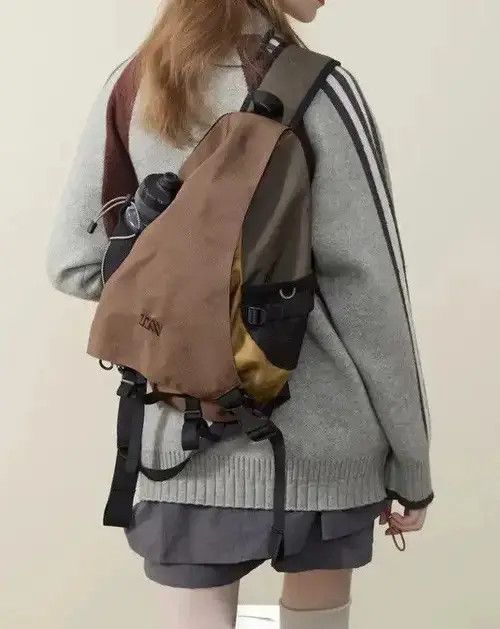 Japanese Brand Vintage Crossbody one-shoulder Bags Unisex Size ONE SIZE - 1 Thumbnail