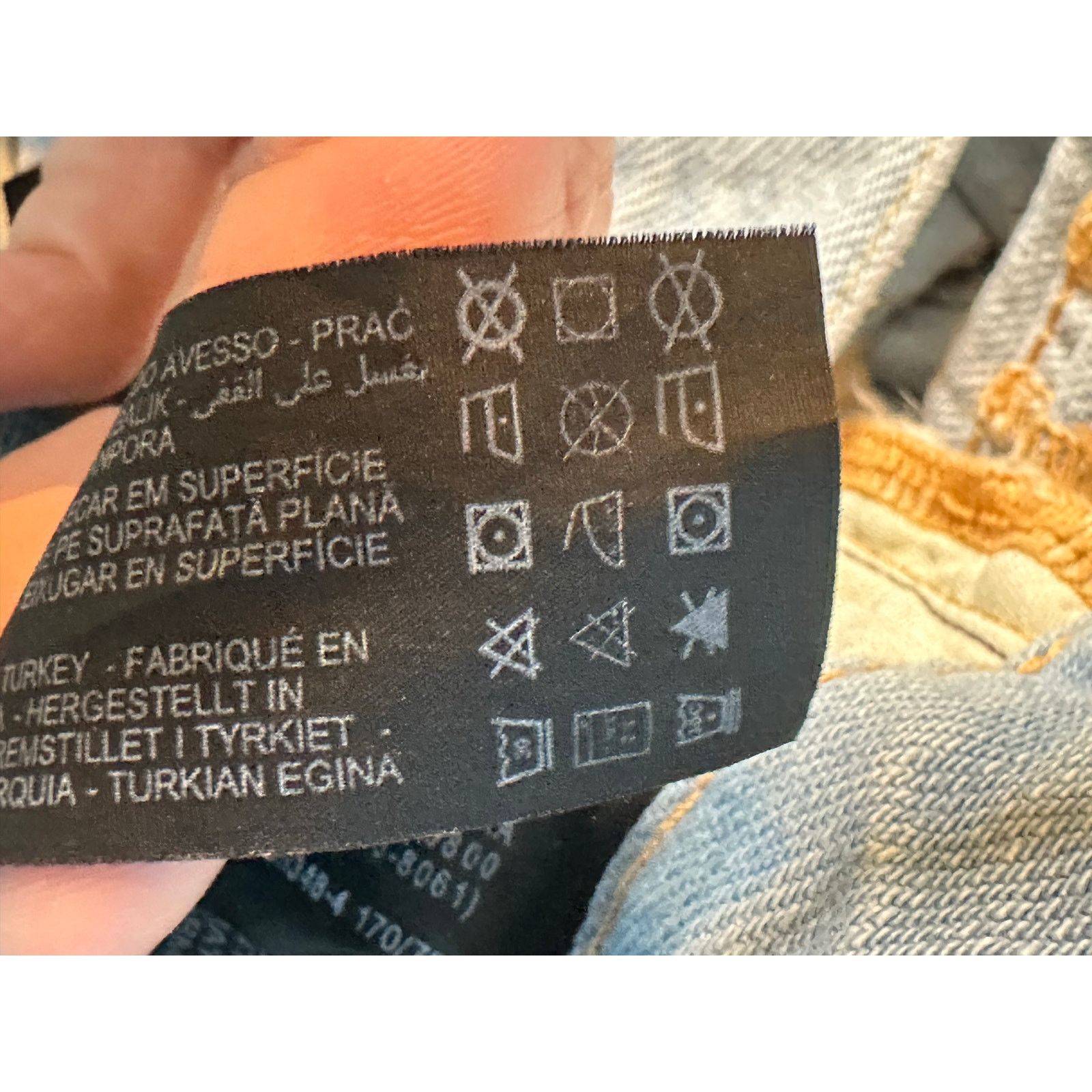 Zara Zara light wash high waist ripped jeans size 6 Size 28" / US 6 / IT 42 - 6 Thumbnail