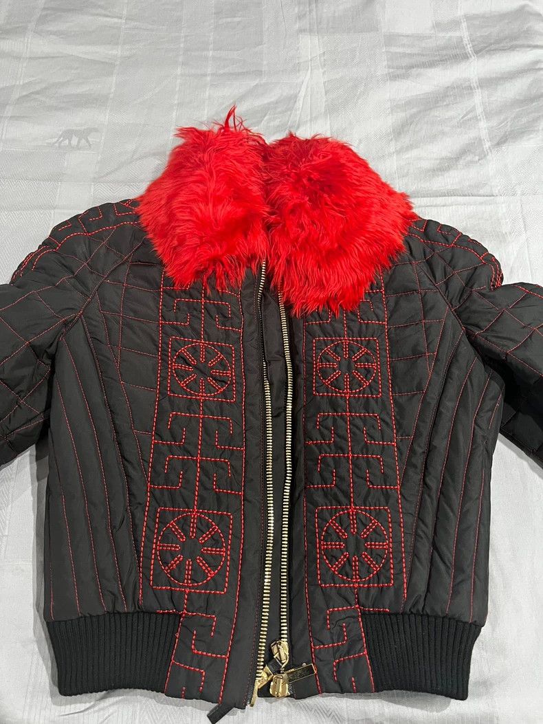 Versace Versace White goose down llama fur grass fur collar down j Size M / US 6-8 / IT 42-44 - 2 Thumbnail