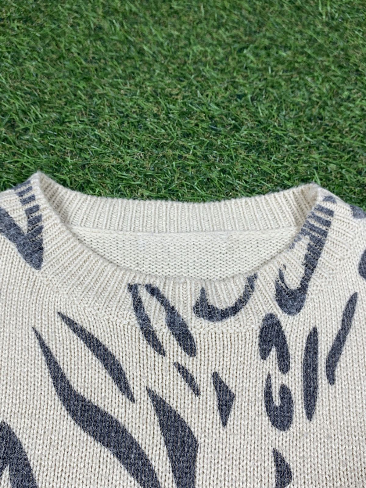 Vintage Vintage Japanese sweater Art streetwear style Size M / US 6-8 / IT 42-44 - 2 Thumbnail