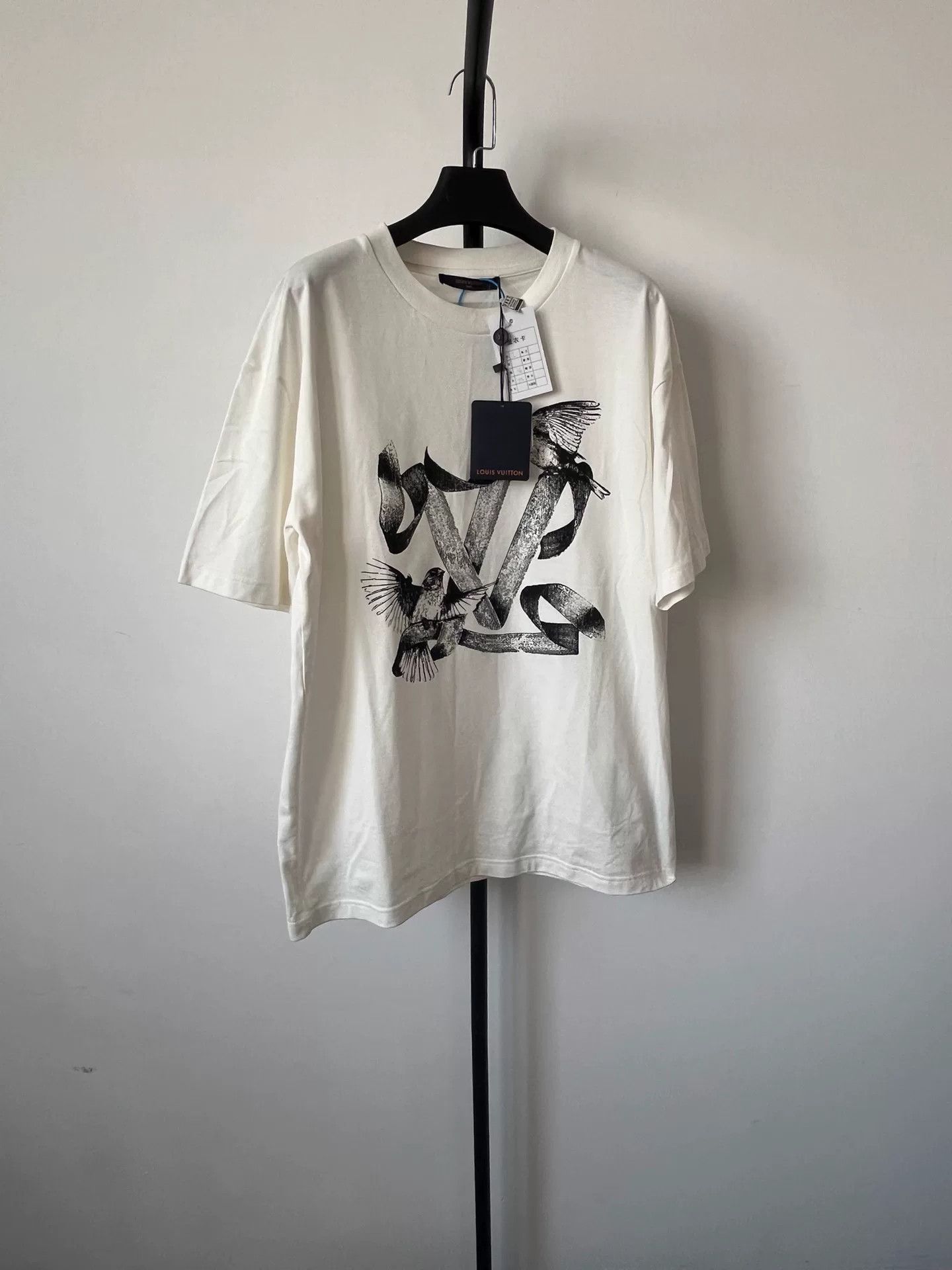Louis Vuitton Louis Vuitton Logo Animal Print Crewneck T-Shirt Size US L / EU 52-54 / 3 - 1 Thumbnail
