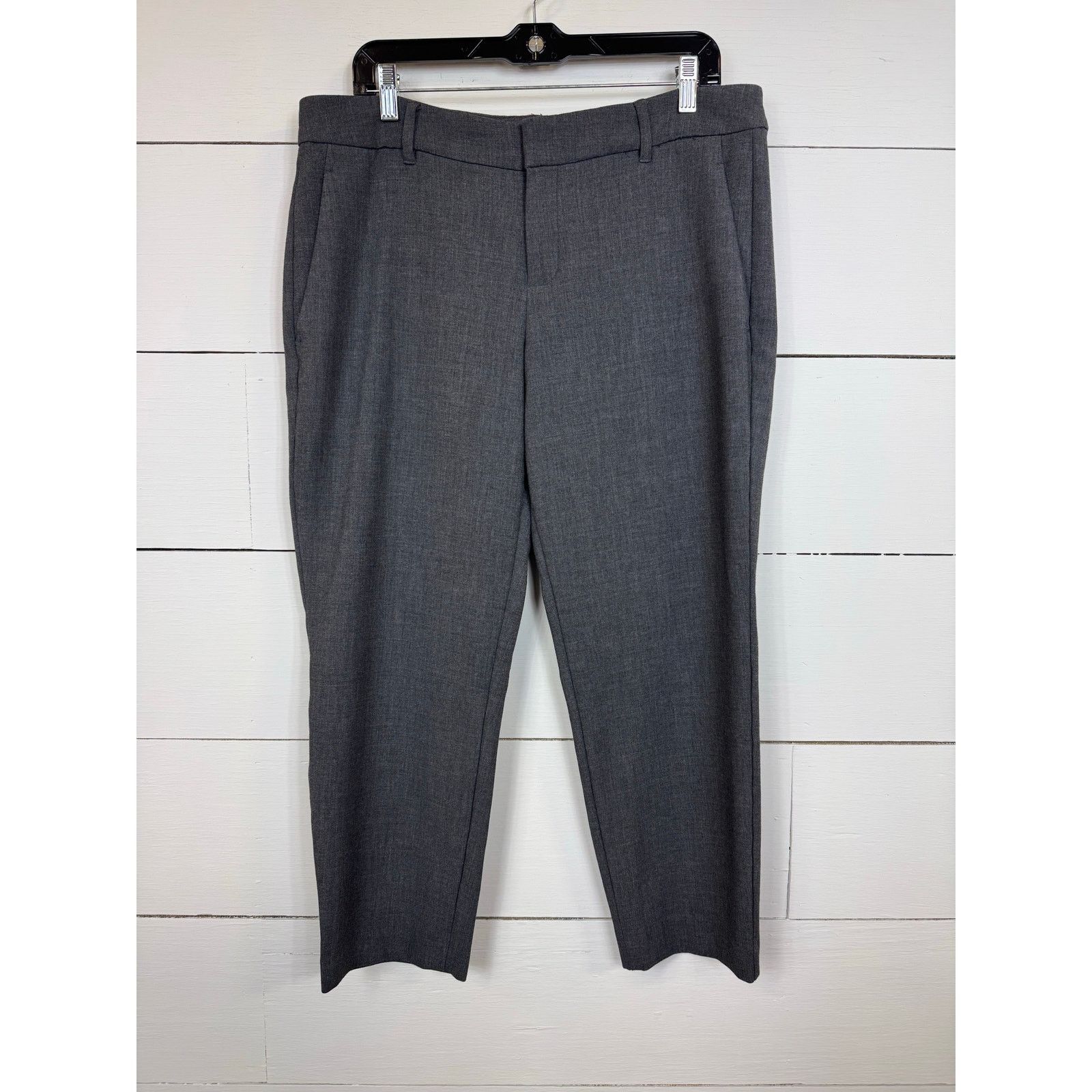 Old Navy Old Navy Gray Cropped Pants Women's Size 12 Size 34" / US 12 / IT 48 - 1 Thumbnail