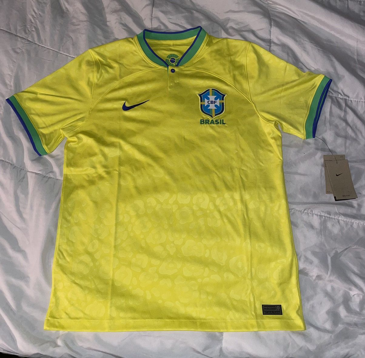 Nike Brazil Jersey 2022 World cup Men’s Size US L / EU 52-54 / 3 - 2 Thumbnail
