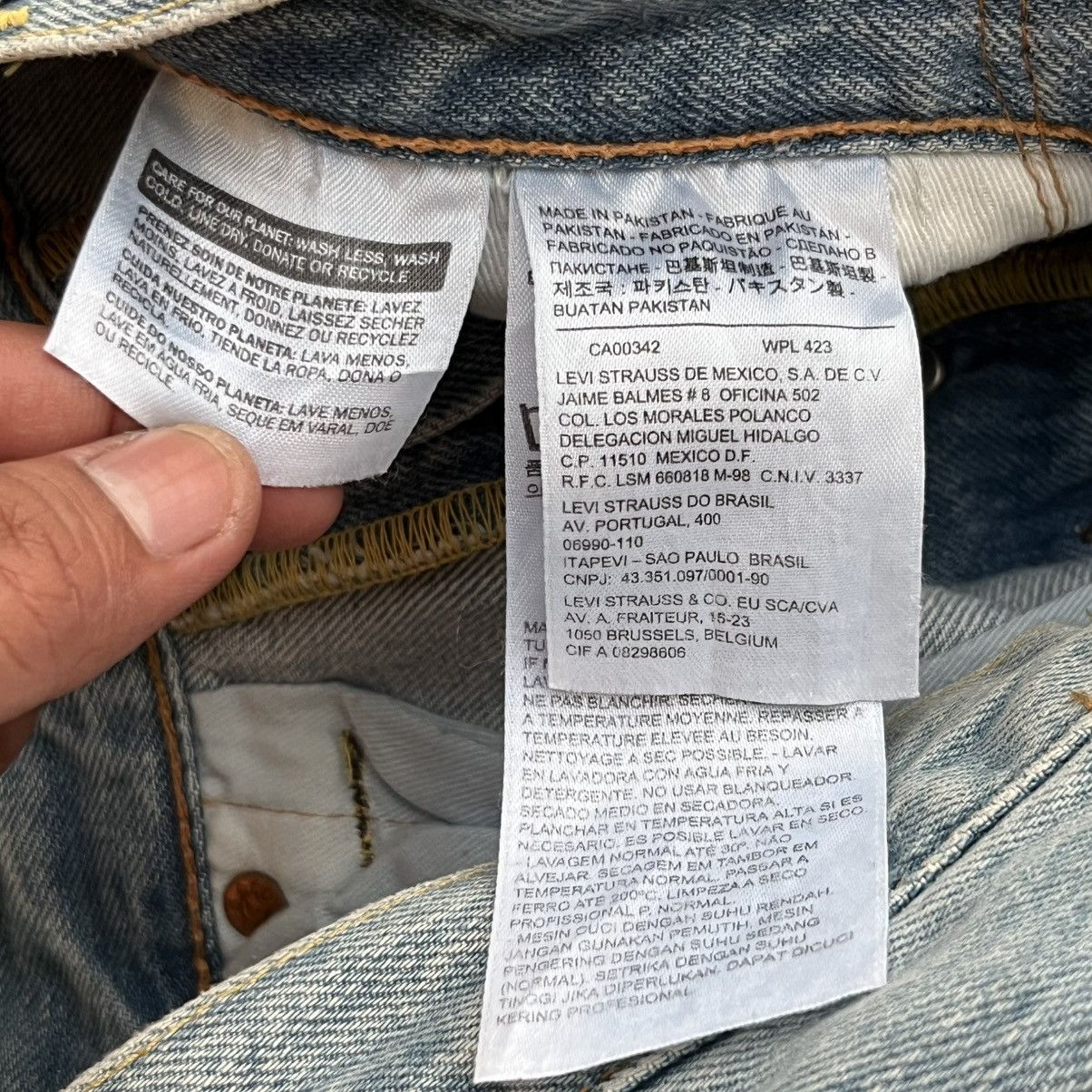 Levi's × Vetements VETEMENTS x LEVIS REWORKED RECONSTRUCTED DENIM HIVER 2017 Size 28" / US 6 / IT 42 - 7 Thumbnail
