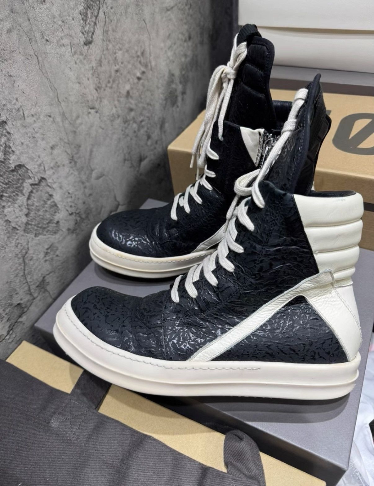 Rick Owens Rick Owens Main Line Reverse Triangle K37 Size US 8 / EU 41 - 1 Thumbnail