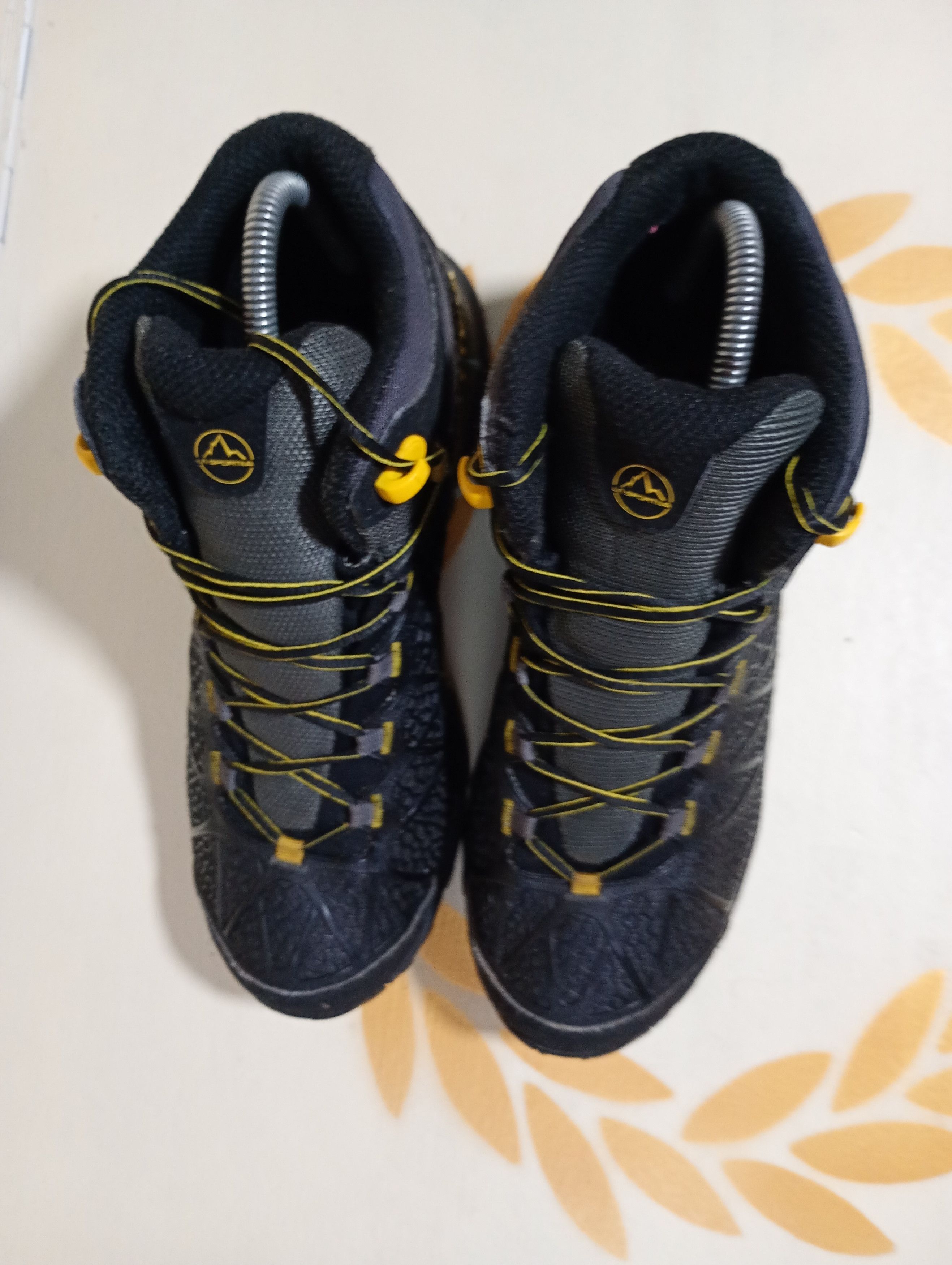 La Sportiva La Sportiva Core High GTX Boots Size US 8.5 / EU 41-42 - 2 Thumbnail