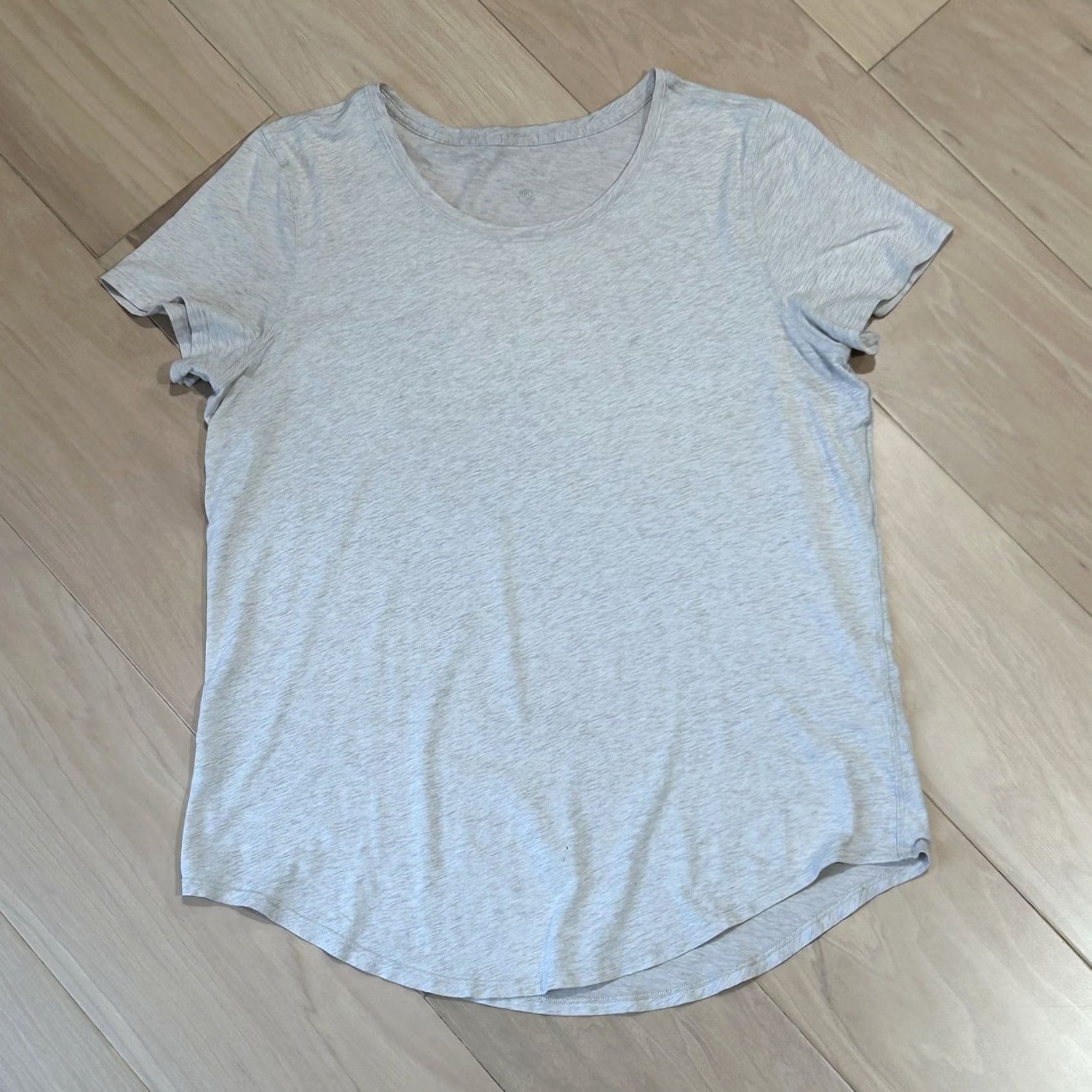 Lululemon Lululemon Love Shirt Short Sleeve Gray Women’s 10 Size L / US 10 / IT 46 - 2 Thumbnail