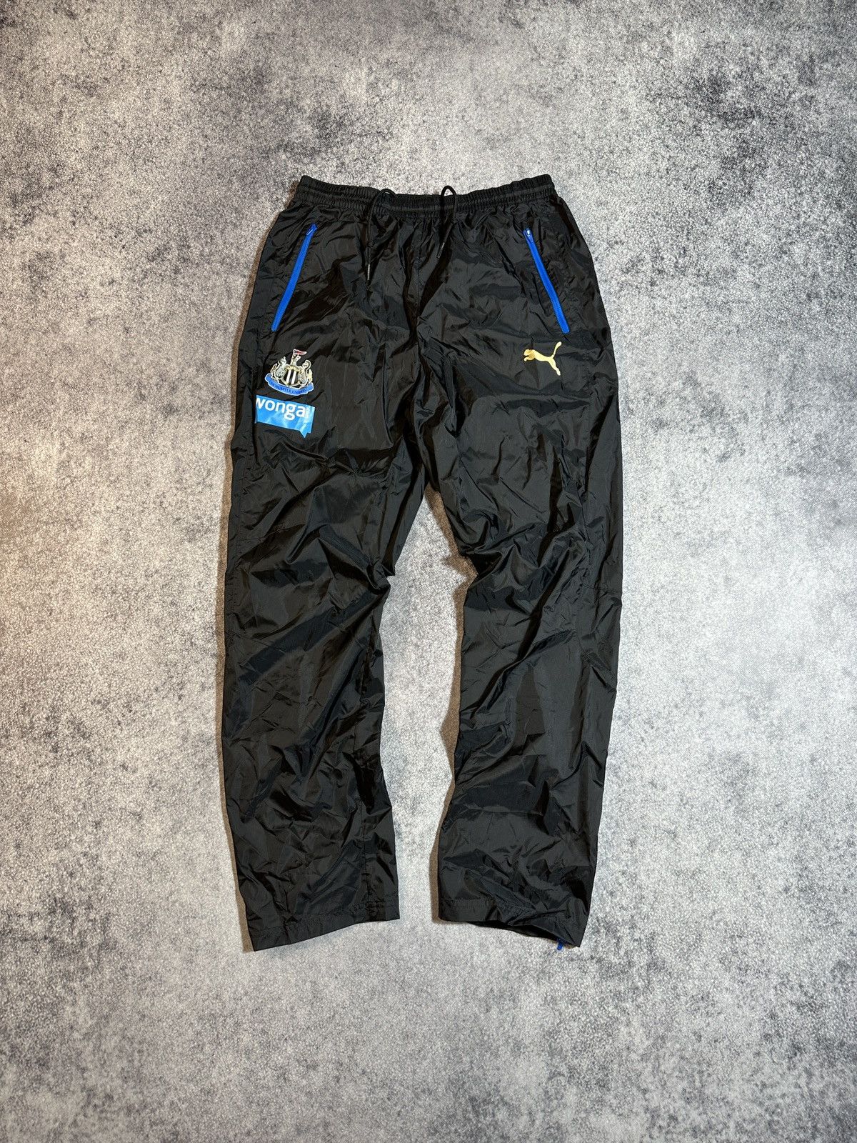 Puma Puma New Castle United Soccer Pants Streetwear Style Rare M Size US 32 / EU 48 - 1 Thumbnail
