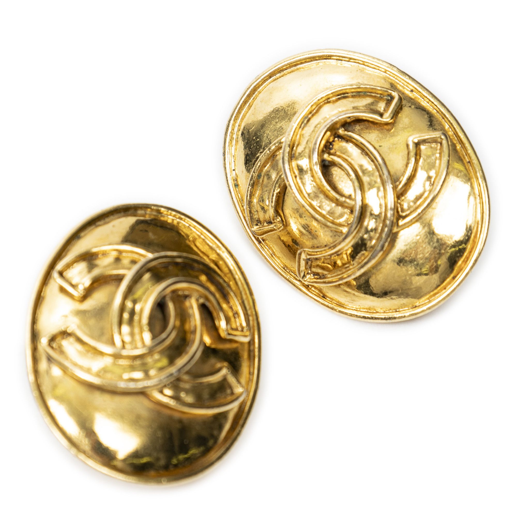 Chanel CC Oval Clip On Earrings Size ONE SIZE - 1 Thumbnail