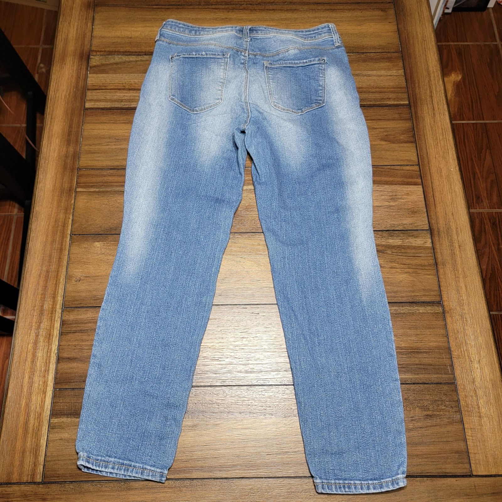 Other Black Daisy Relaxed Skinny w/ Rose Patches -9/29 (Junior) Size 31" - 3 Thumbnail