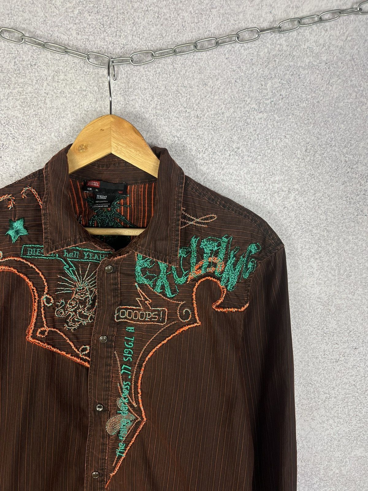 Diesel Rare! Vintage Diesel Avant-Garde Big Embroidered Logo Shirt Size US XL / EU 56 / 4 - 2 Thumbnail