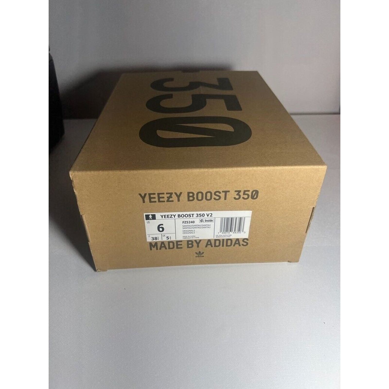 Adidas Size 6 - adidas Yeezy Boost 350 V2 Low Beluga 2.0 Size US 6 / EU 39 - 7 Thumbnail