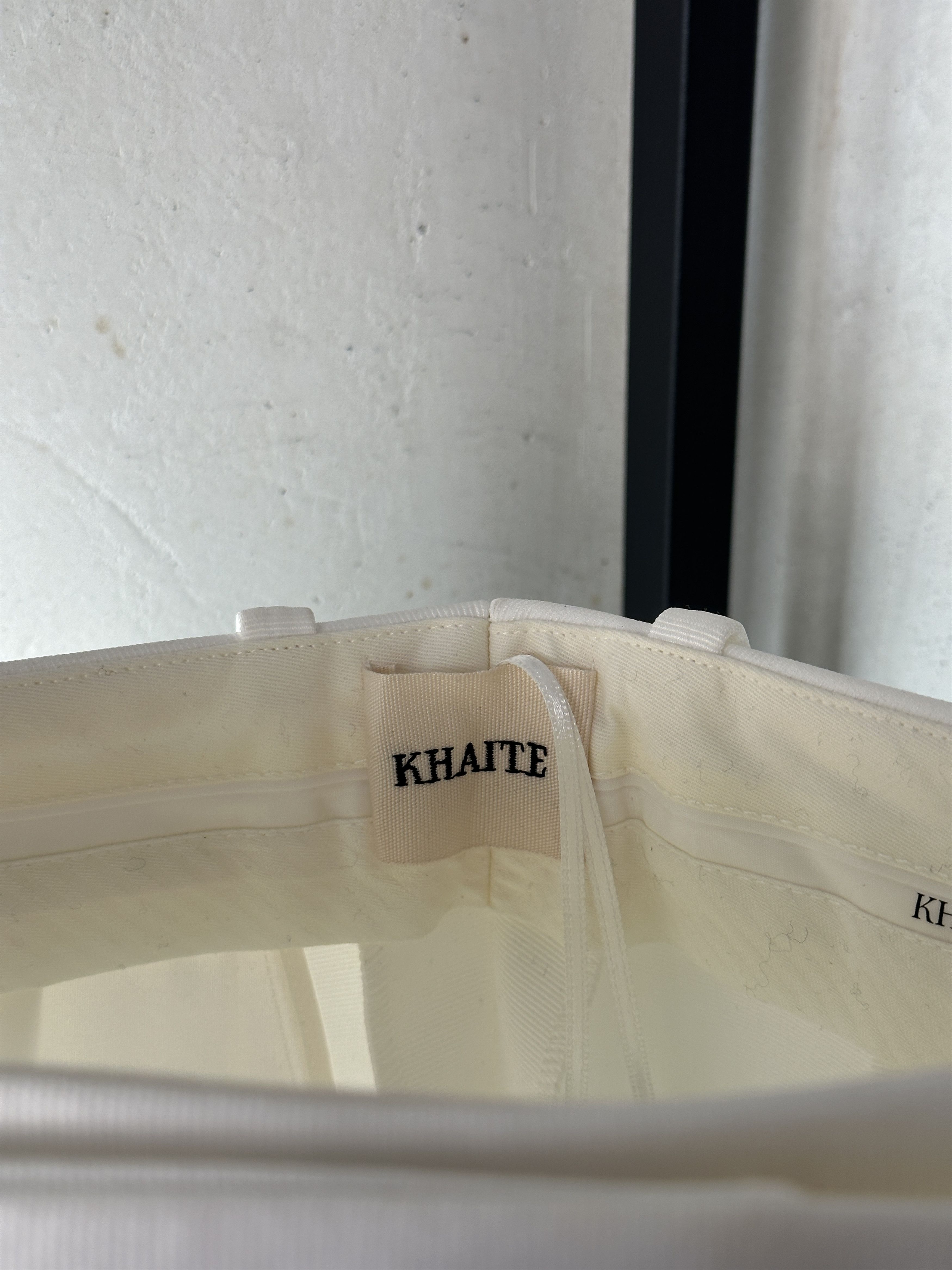 KHAITE Khaite White Bermuda Shorts Size 28" / US 6 / IT 42 - 4 Thumbnail