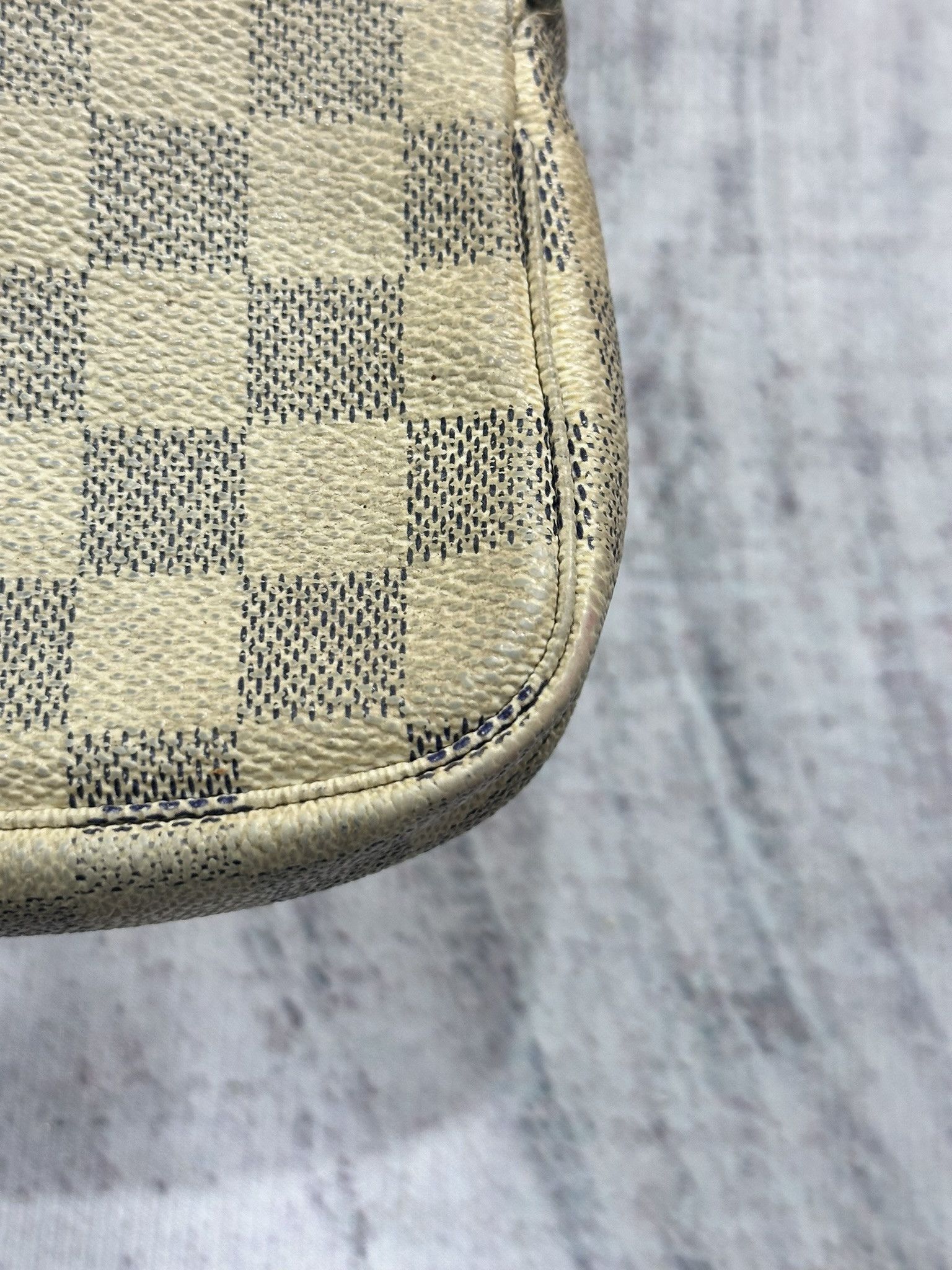 Louis Vuitton Louis Vuitton Chain Mini Bag Pochette Damier Azur Vintage Size ONE SIZE - 16 Thumbnail