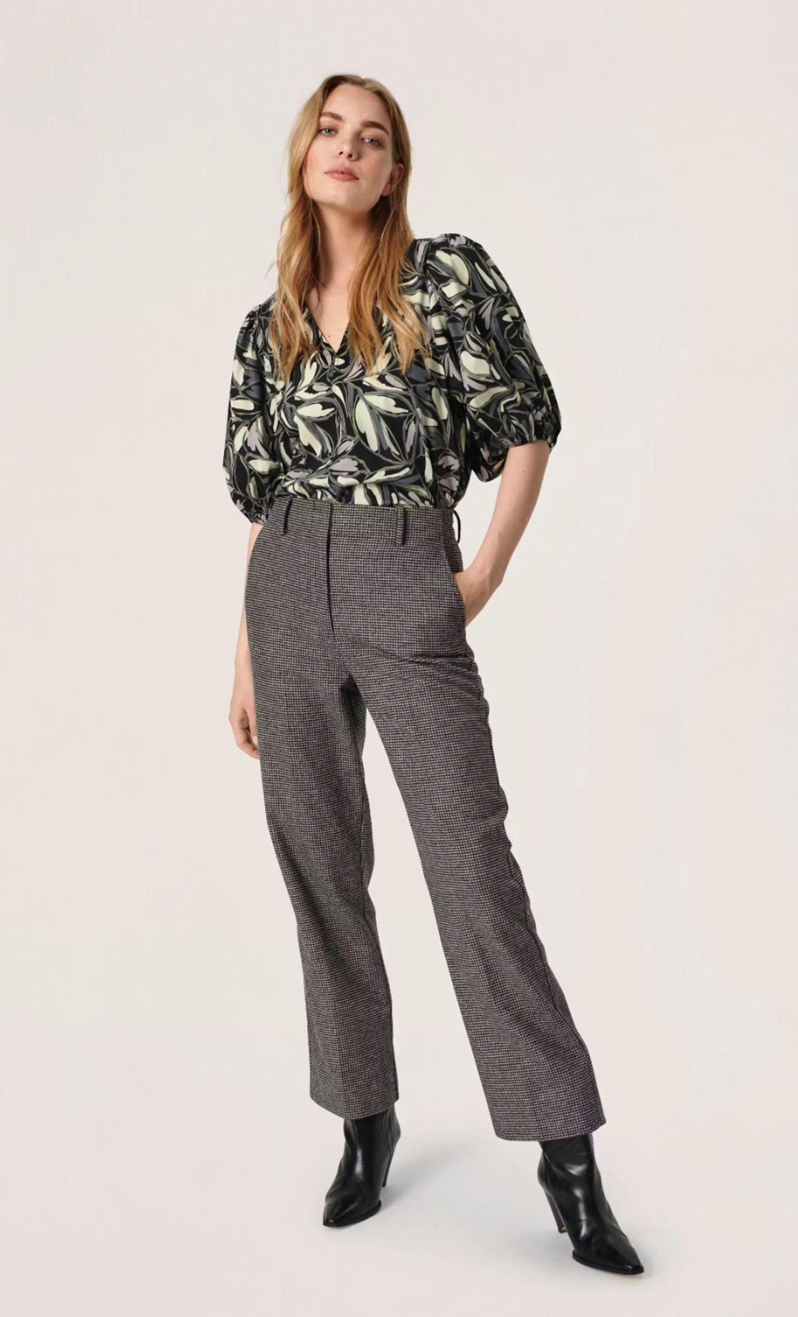 Other Soaked In Luxury Blouse Size L / US 10 / IT 46 - 1 Thumbnail