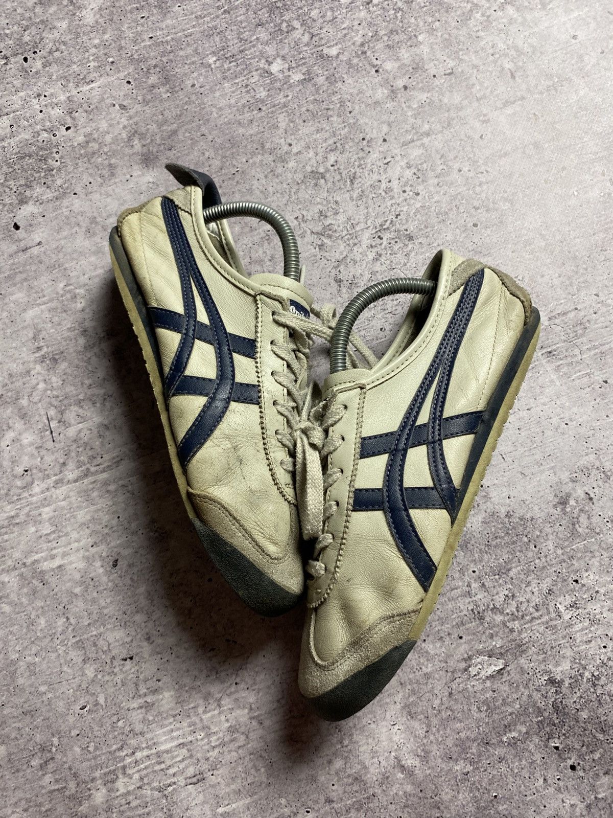 Asics Asics Onitsuka Tiger Vintage Sneakers Size US 6 / EU 39 - 1 Thumbnail