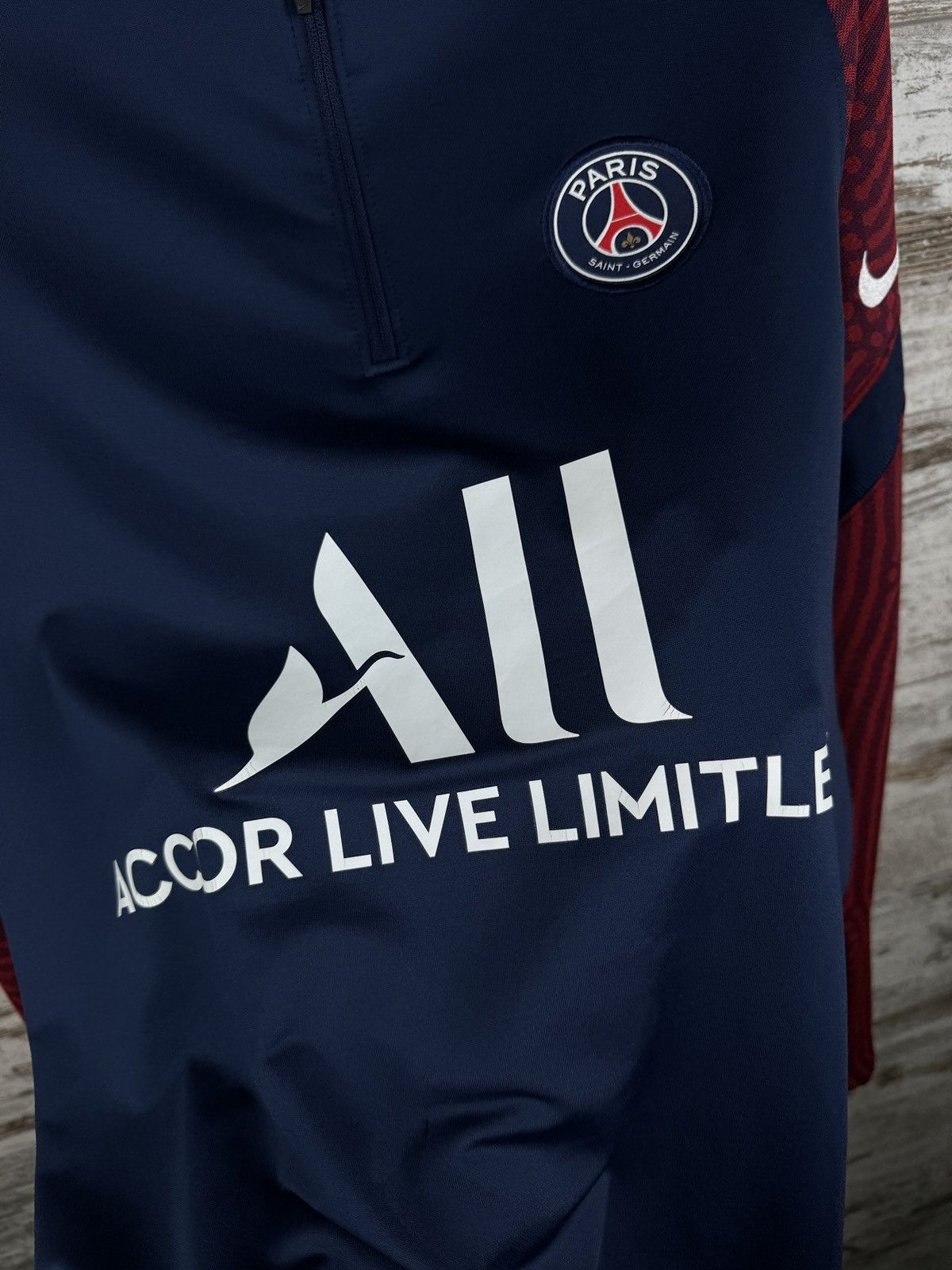 Nike Mens Vintage Nike Paris Saint-Germain Soccer jersey T-shirt Size US L / EU 52-54 / 3 - 7 Thumbnail