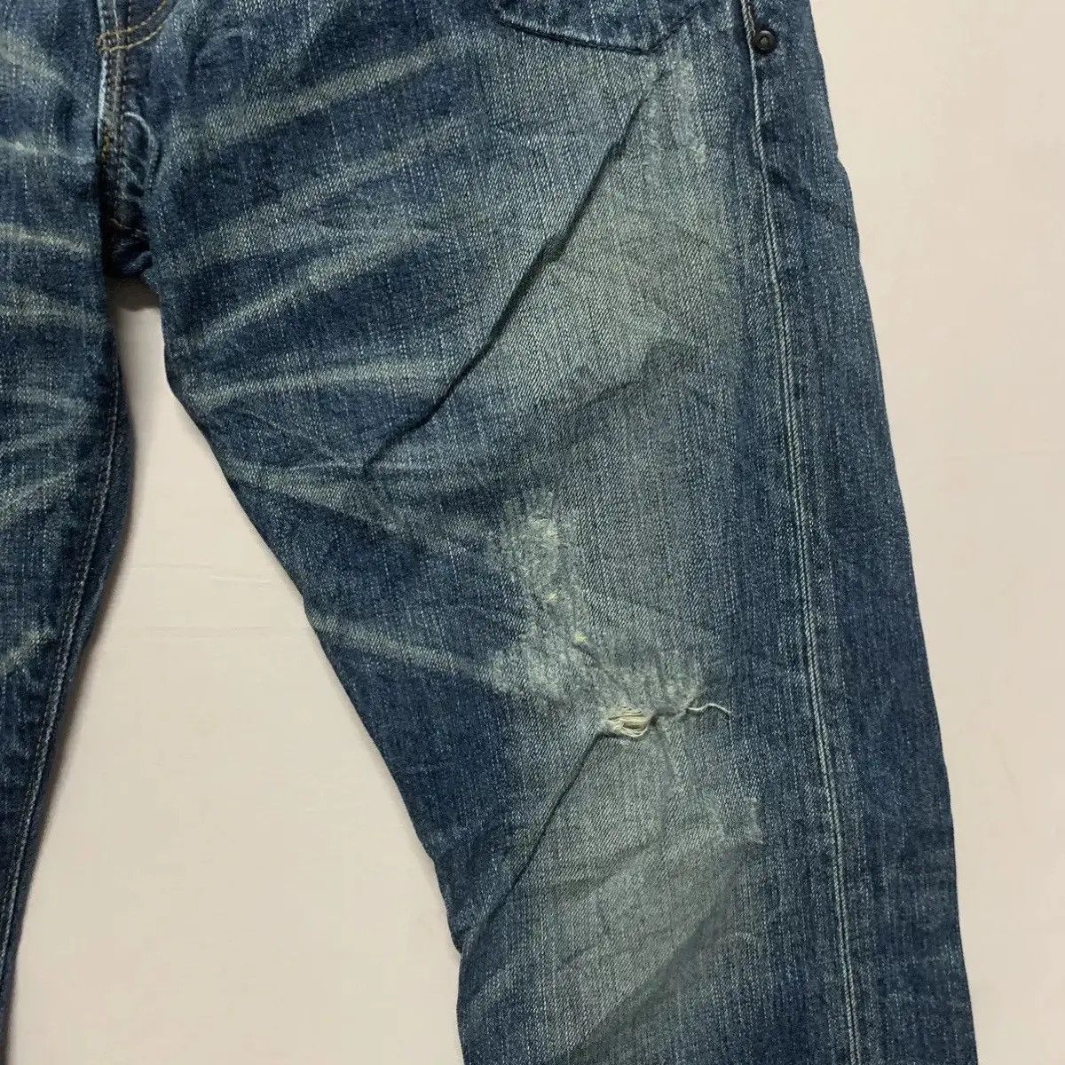Avirex Avirex Jean Nice Fading Denim W32 L32 Distressed Ripped Pant Size US 32 / EU 48 - 5 Thumbnail