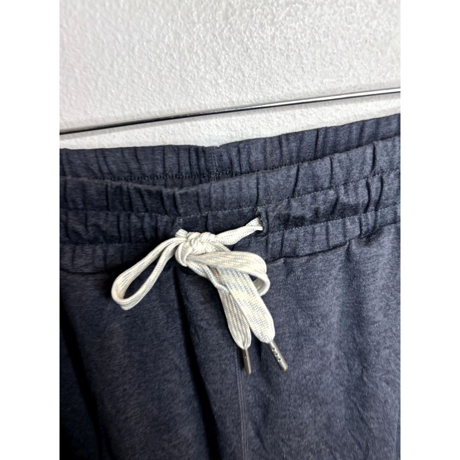 Vuori Vuori Jogger Pants Mens Small Gray Drawstring Cuffed Sweatpants Lounge Soft Size US 29 - 3 Thumbnail