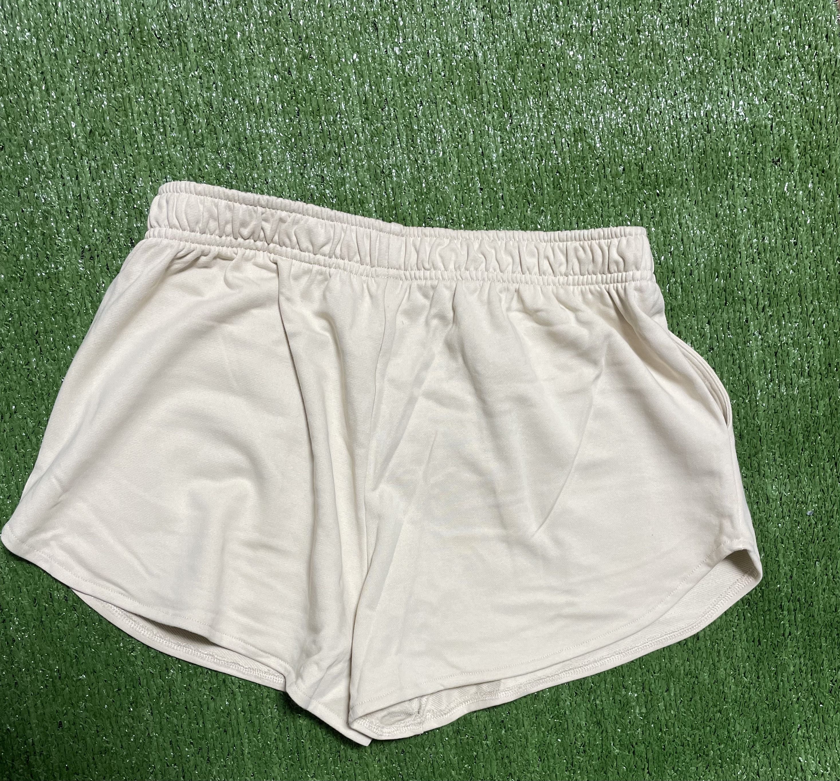 Alo Yoga NWT Alo Yoga Beige Hoodie & Shorts Matching Set Women's M Size M / US 6-8 / IT 42-44 - 9 Thumbnail