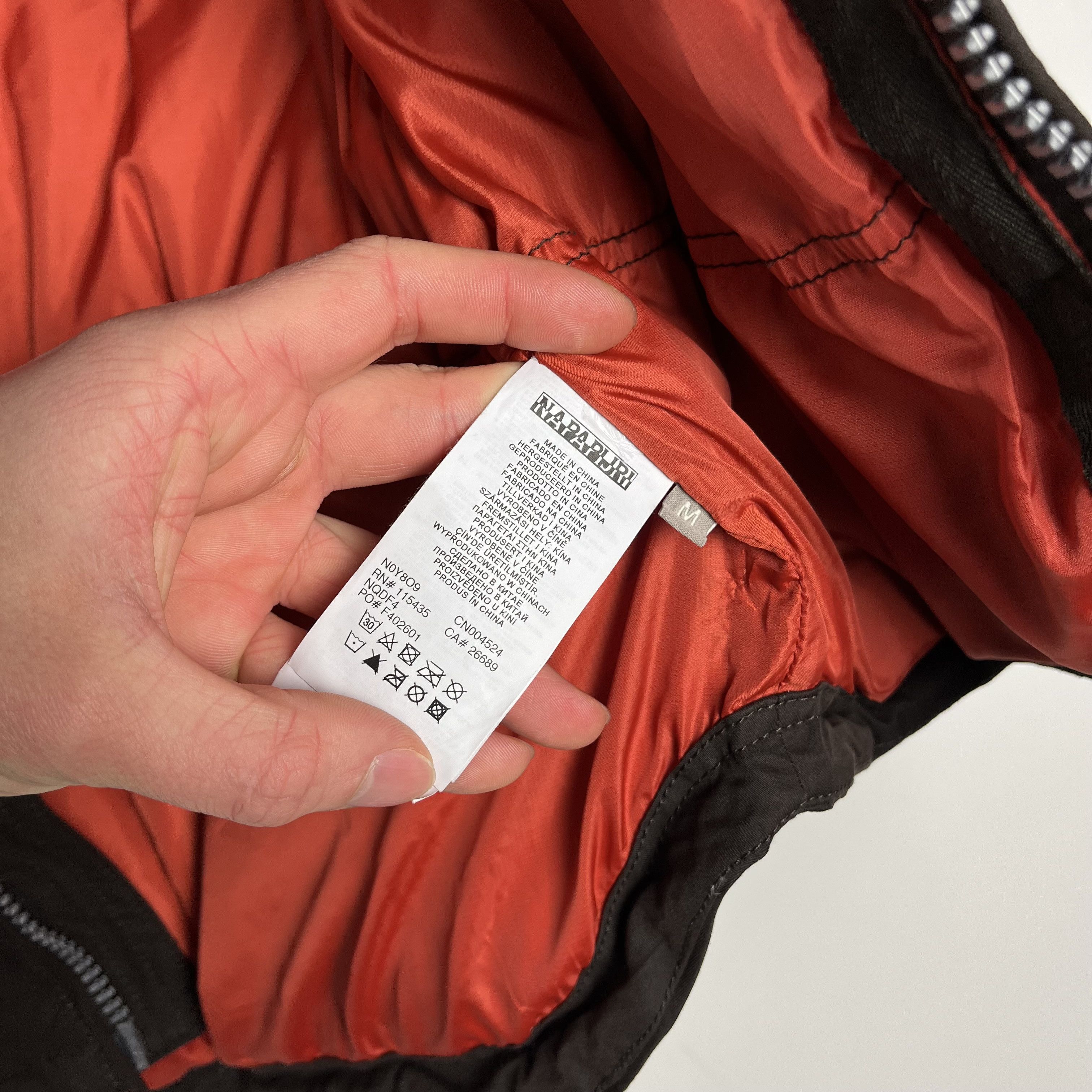 Napapijri Vintage Napapijri Brown Full Zip Down Gilet Jacket Size US M / EU 48-50 / 2 - 10 Thumbnail