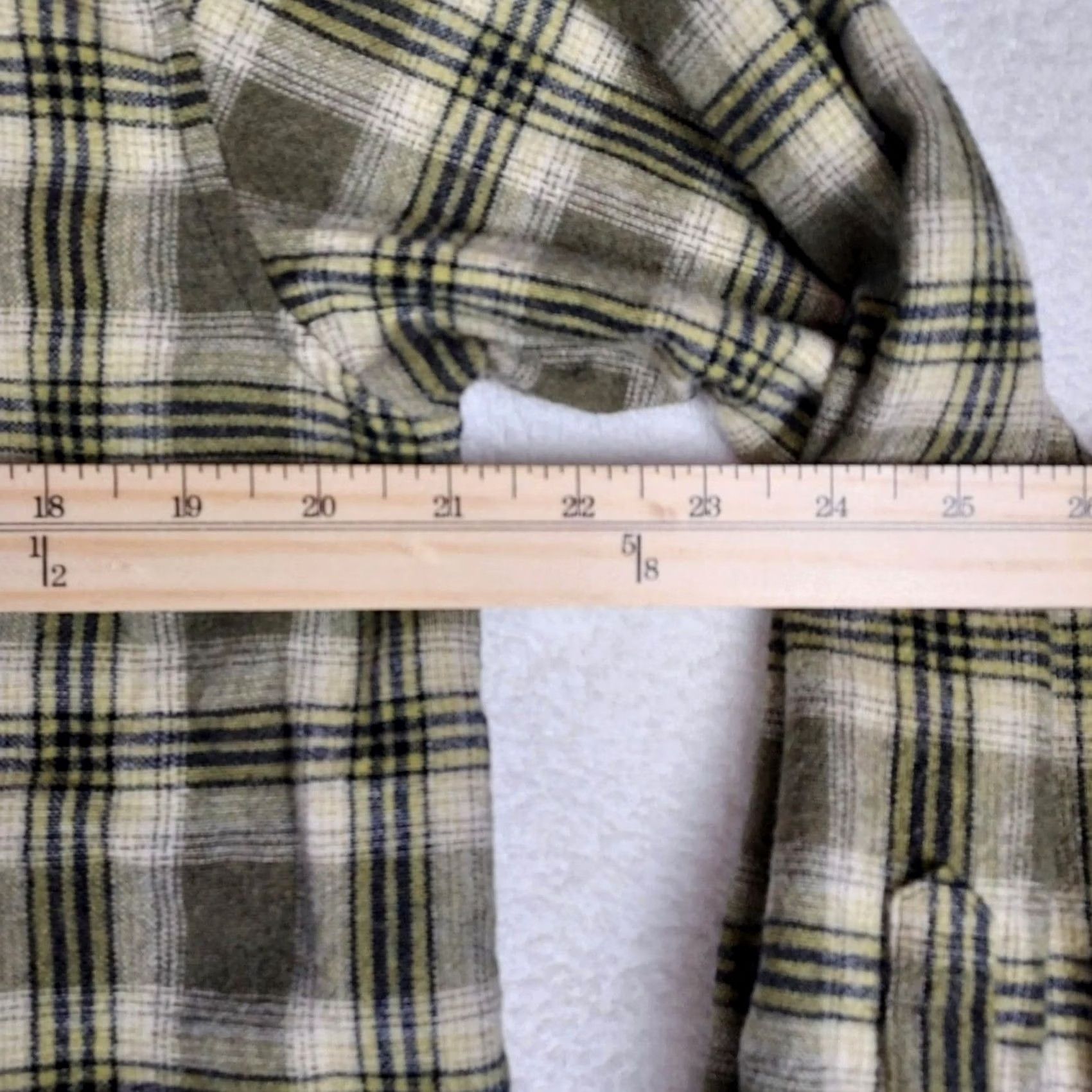 Banana Republic Banana Republic Women’s Olive Plaid Wool-Blend Shirt M Long Sleeve Button-Up Shirt Size M / US 6-8 / IT 42-44 - 4 Thumbnail