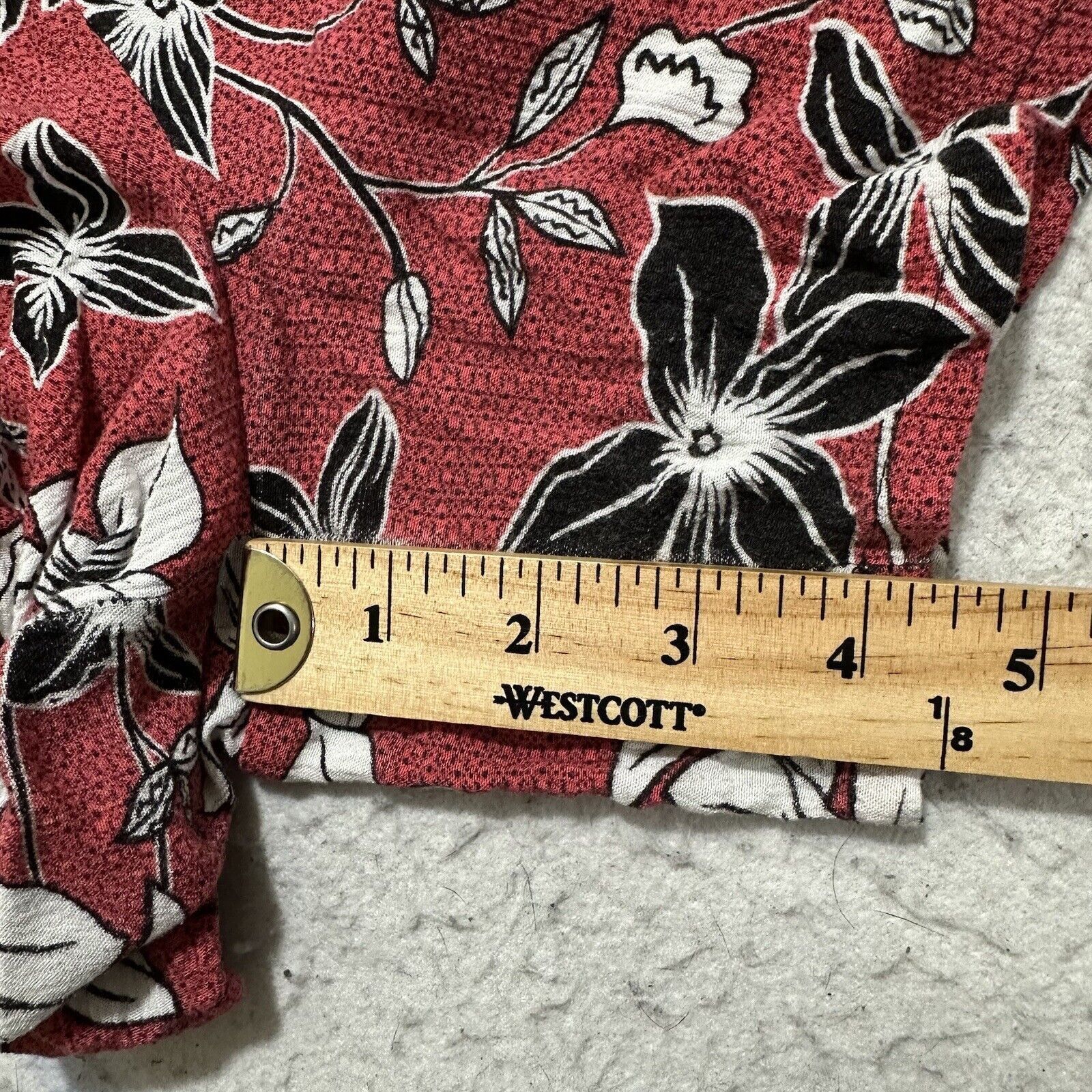 Apt. 9 Apt. 9 Large Floral Pink Black Elastic Waist Shorts Size 34" / US 12 / IT 48 - 13 Thumbnail