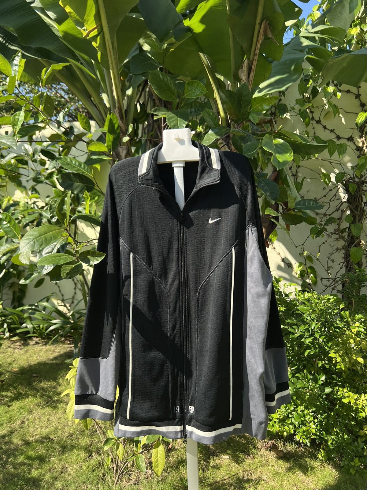 Nike × Vintage 90’s NIKE AIR BASKETBALL 1982 RARE RETRO Y2K TRACK JACKET Size US XL / EU 56 / 4 - 1 Thumbnail