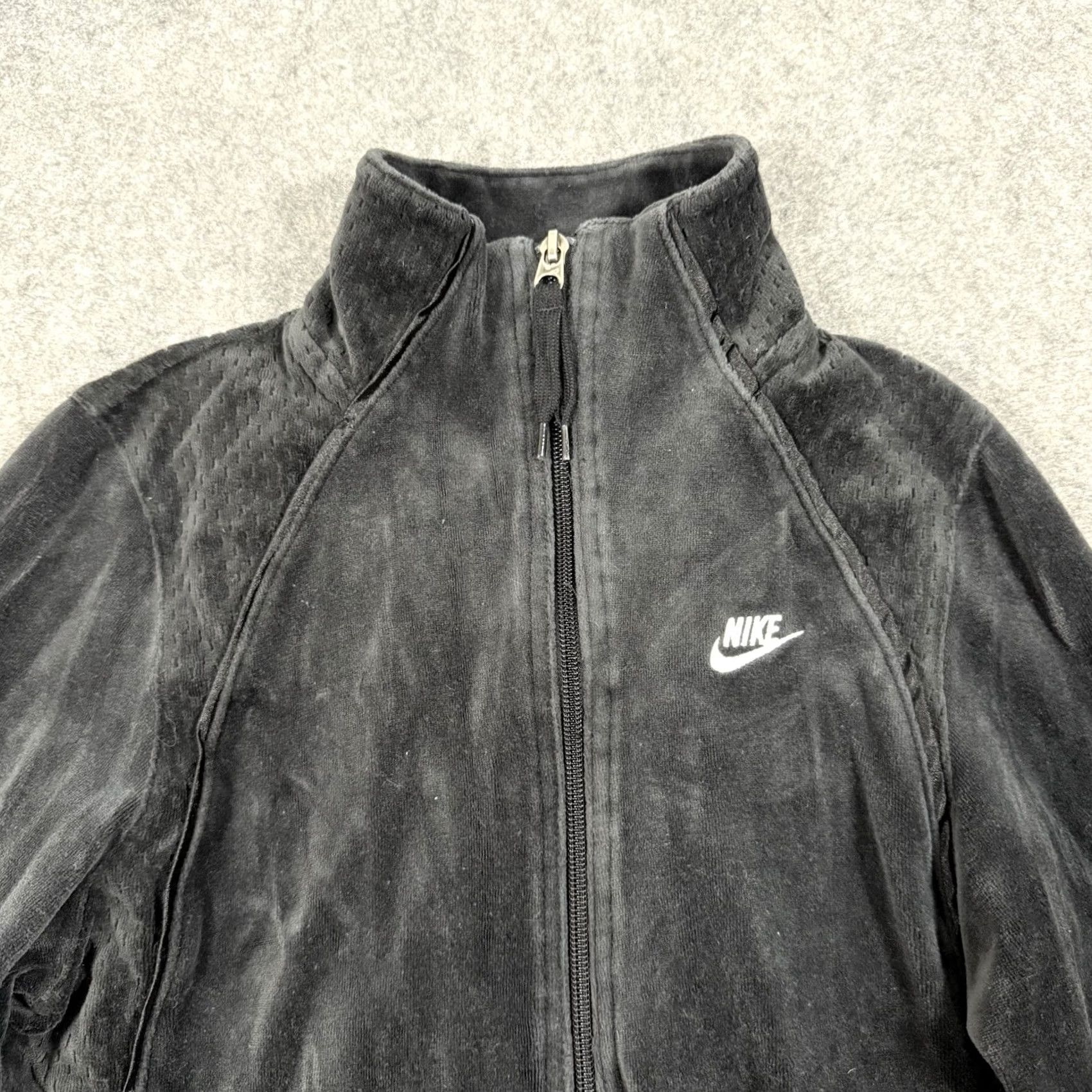 Nike Nike Sportswear Track Jacket Women's Small Gray Velour Velvet Full Zip Jacket Velour Velveteen 90s Athleisure Classic College Womens Size S / US 4 / IT 40 - 2 Thumbnail