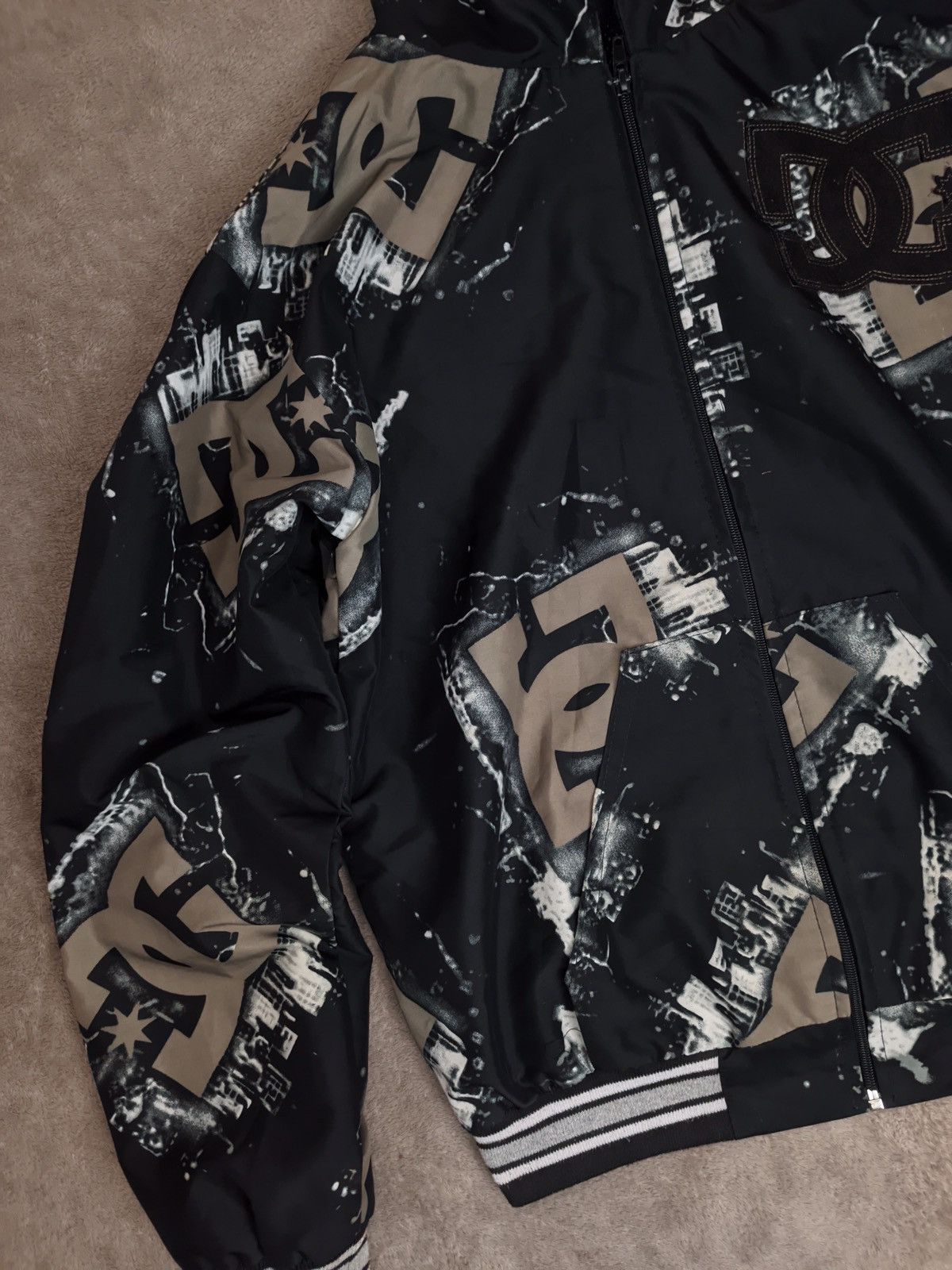 DC × Hook-Ups DC shoes SK8 vintage faded Full Printed Zip Hooded Jacket Size US M / EU 48-50 / 2 - 3 Thumbnail