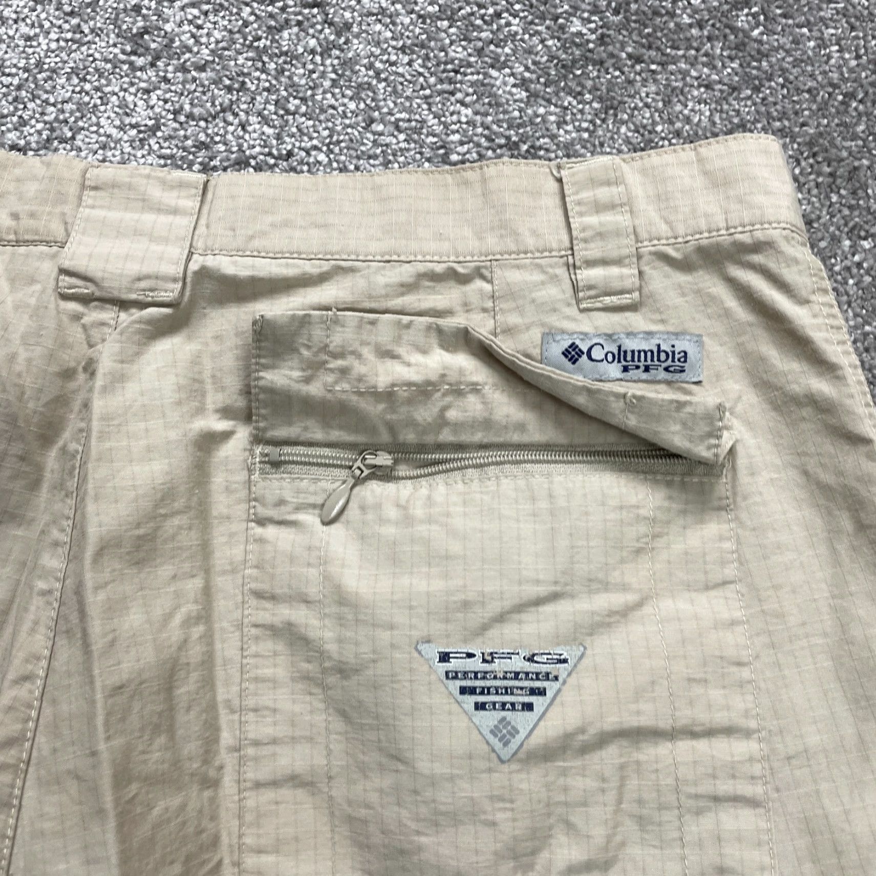 Vintage Columbia Omni Shade PFG Short Men Beige Flat Front Outdoor Hiking Fishing 32x9.5 Size US 32 / EU 48 - 4 Thumbnail