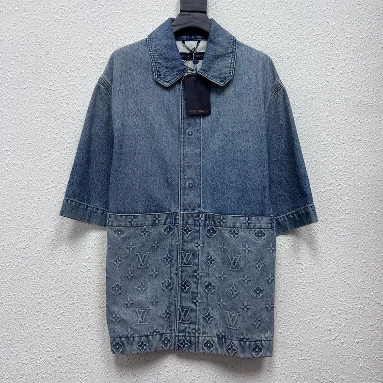 Louis Vuitton Louis Vuitton New Short Sleeve Denim Shirt with Felling Wo Size US M / EU 48-50 / 2 - 1 Thumbnail