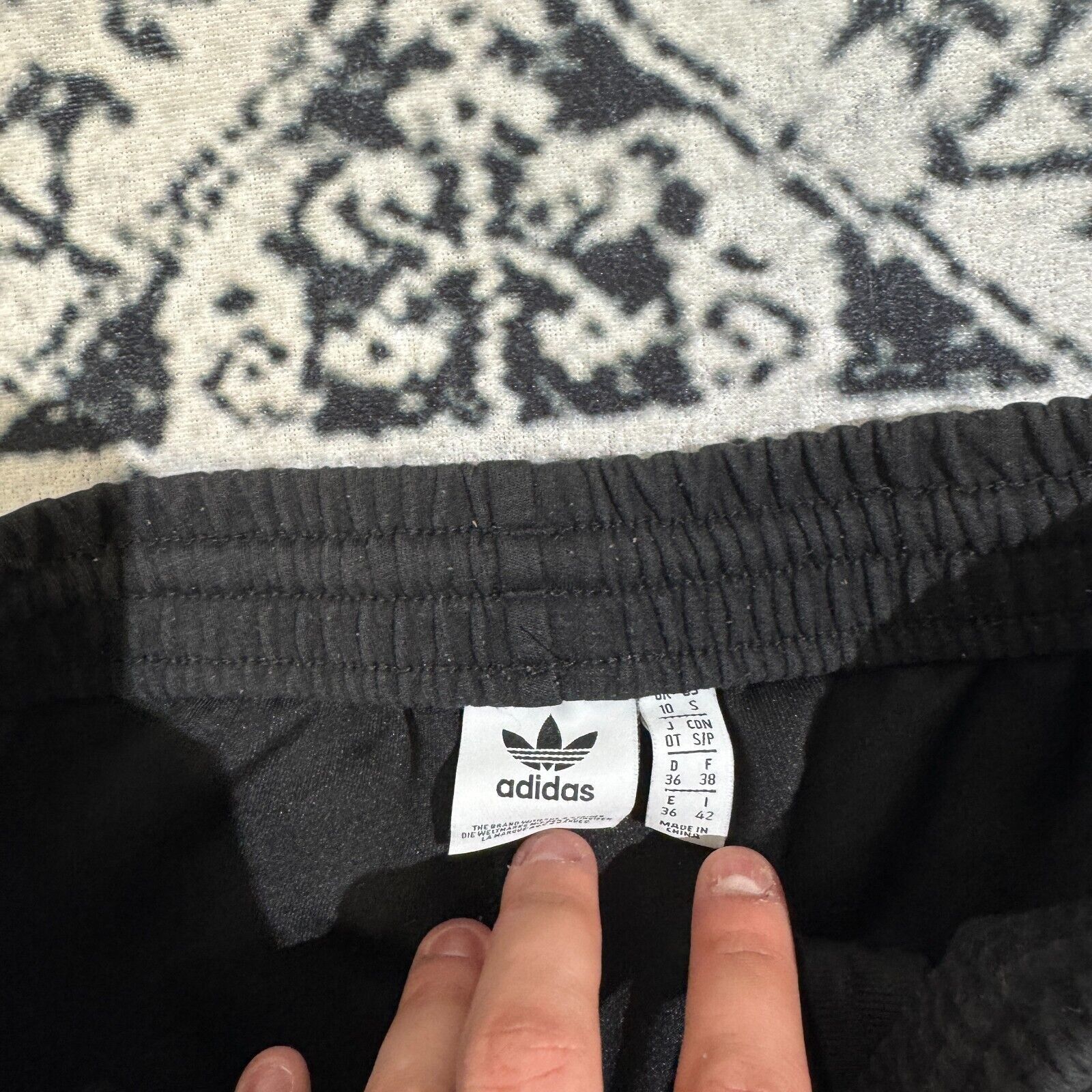 Adidas Vintage Adidas Unisex Black Cotton Sweatpants Size S Y2K Size US 29 - 6 Thumbnail