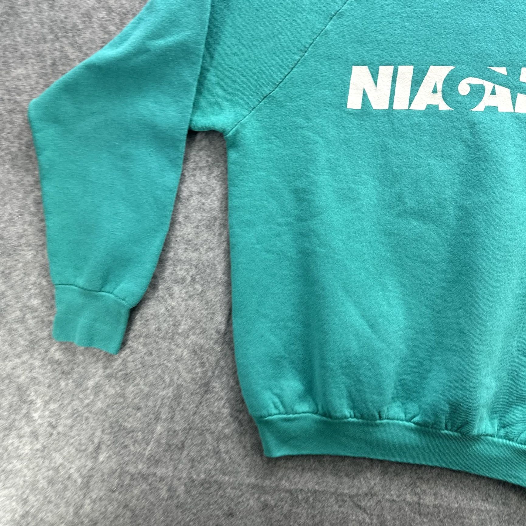 Fruit Of The Loom VINTAGE Niagara Sweatshirt Mens Large Teal Green Crewneck Fruit Of Loom 90s 80s Size US L / EU 52-54 / 3 - 5 Thumbnail