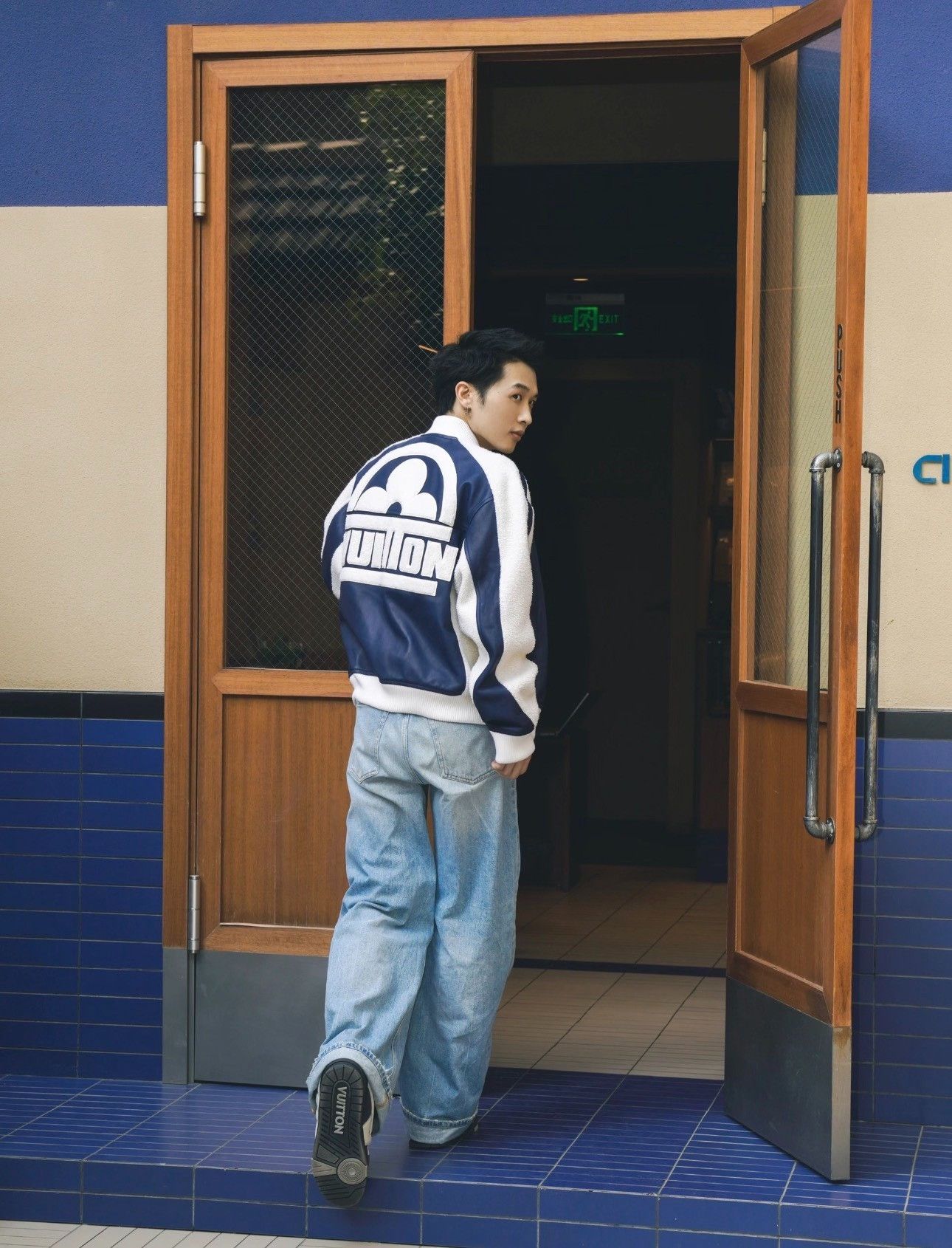 Louis Vuitton Louis Vuitton Blue White Patchwork Baseball Jacket Size US XXS / EU 40 - 7 Thumbnail