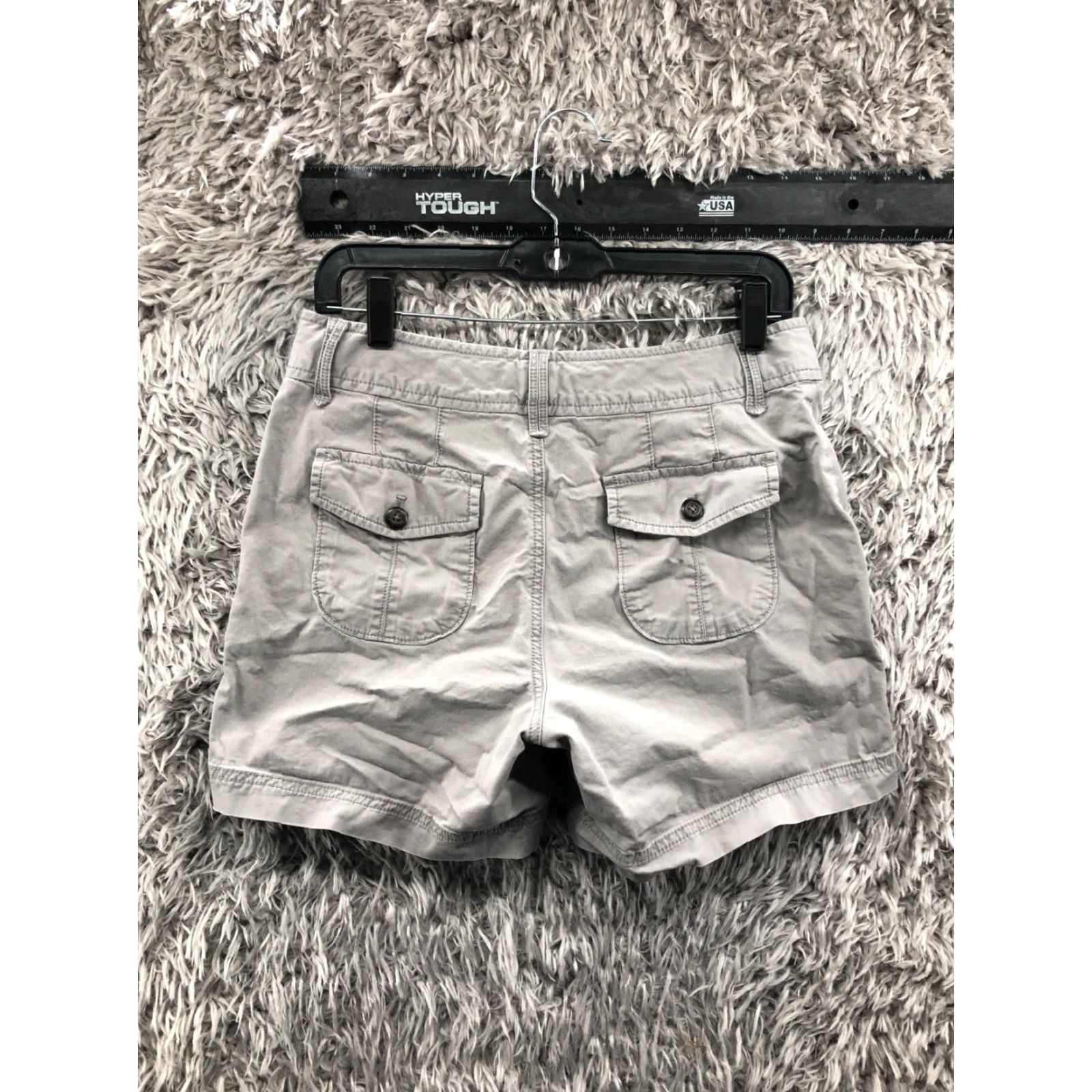 Eddie Bauer Eddie Bauer Chino Shorts Womens Size 8 Mid Rise Gray Size 30" / US 8 / IT 44 - 4 Thumbnail