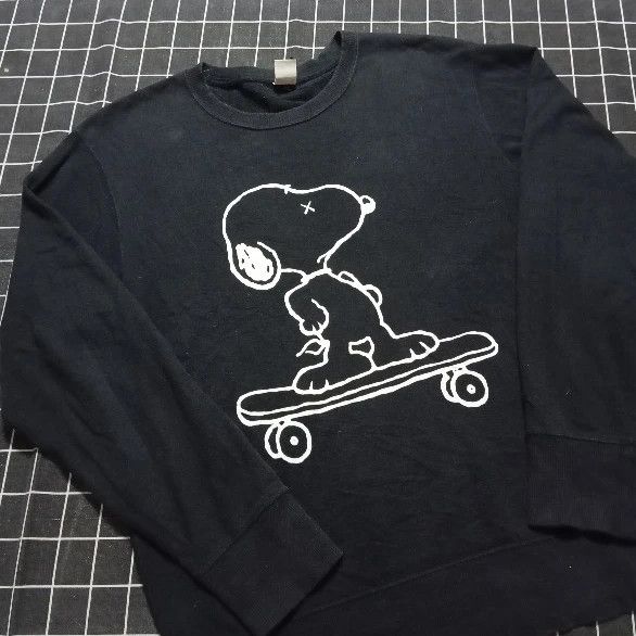 Kaws × Peanuts × Uniqlo Kaws x Peanuts Sweatshirt By Uniqlo 🎌 Size US S / EU 44-46 / 1 - 2 Thumbnail