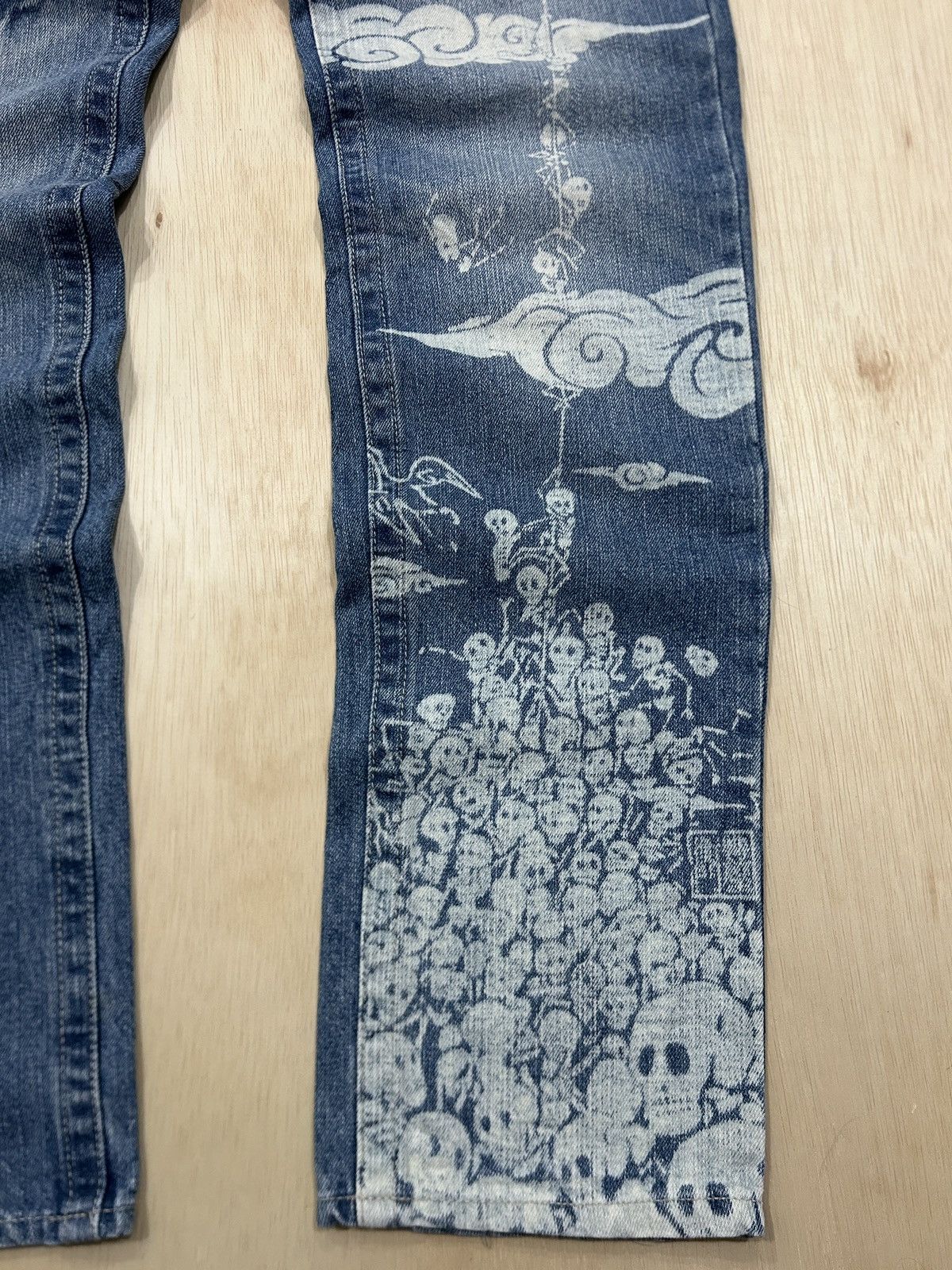 Japanese Brand Vintage 2000s Gold Rush ‘Skull Climbing’ Printed Rare Jeans Size US 29 - 3 Thumbnail