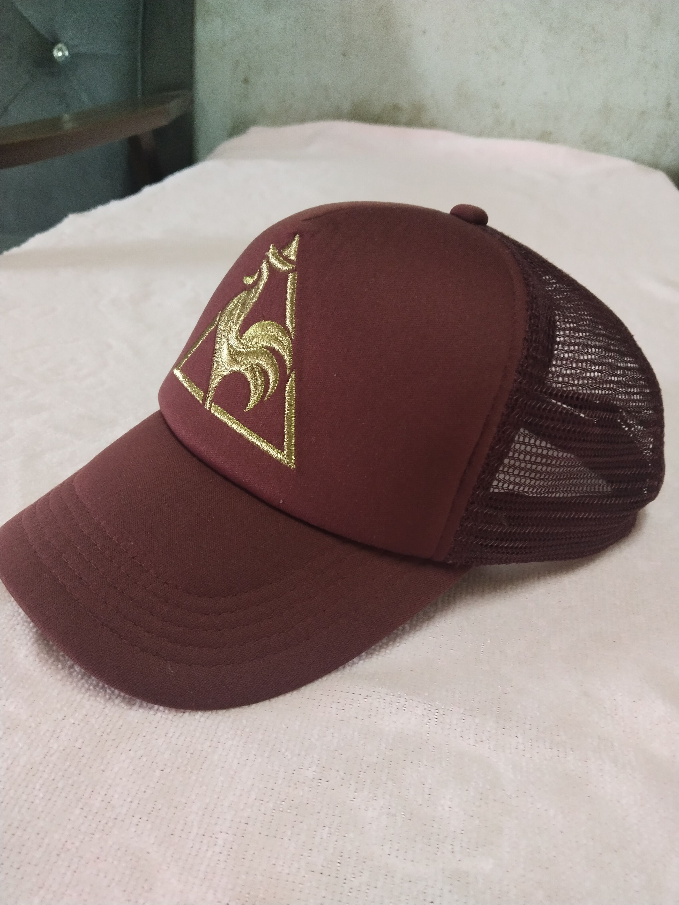 Le Coq Sportif RARE BIG EMBROIDERY GOLD LECOQSPORTIF TRUCKER HAT Size ONE SIZE - 3 Thumbnail