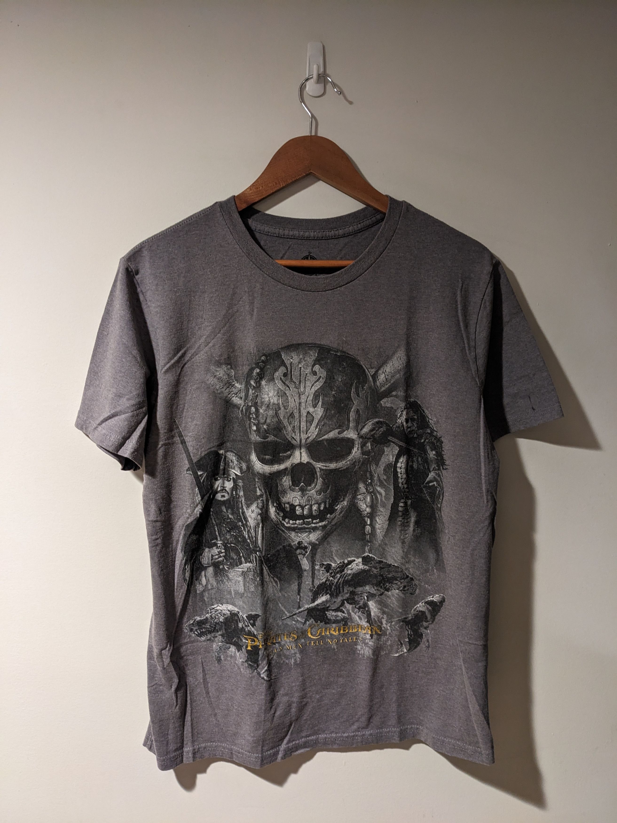 Disney × Vintage Disney Store Pirates of the Caribbean Dead Men T-Shirt Size US M / EU 48-50 / 2 - 1 Thumbnail